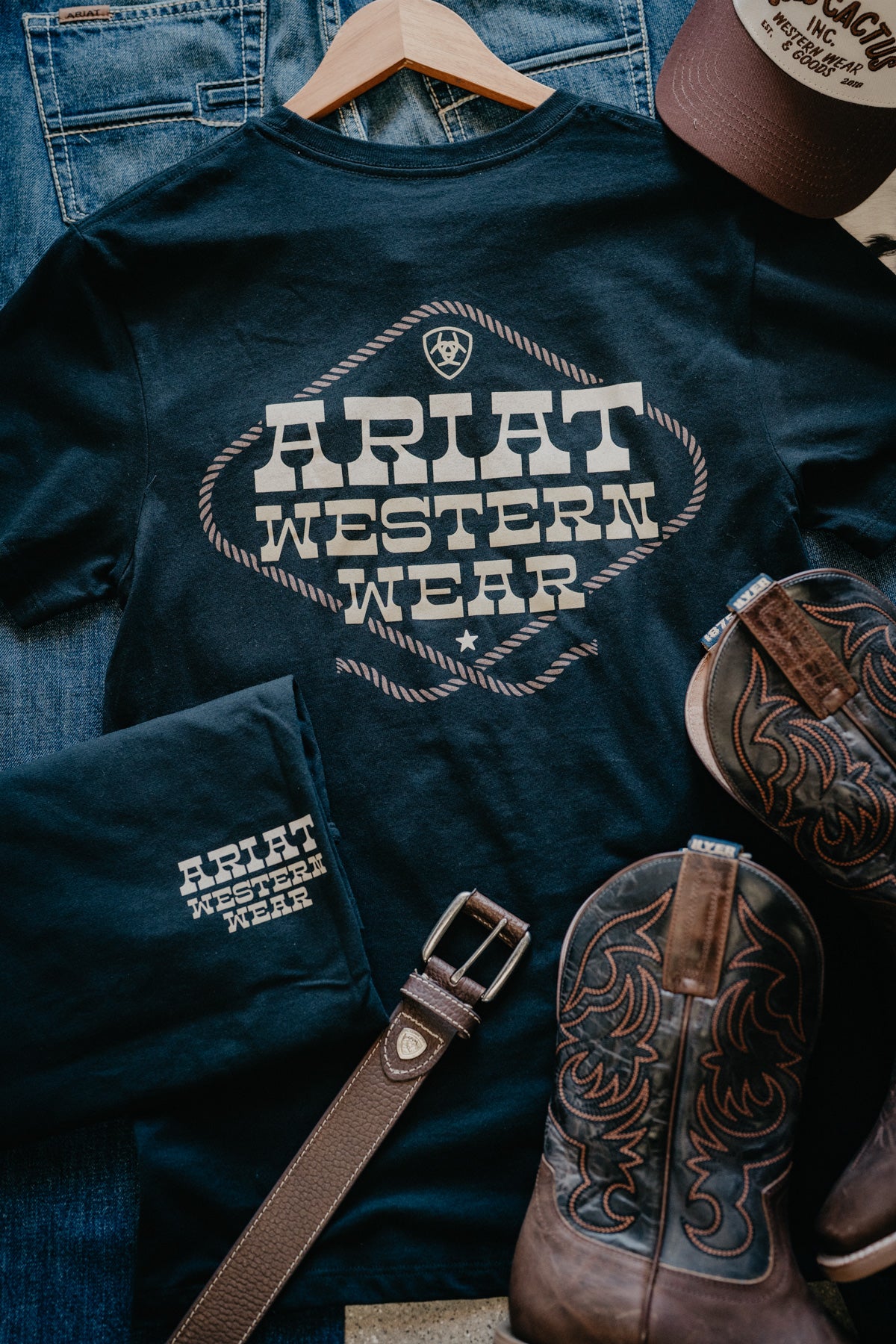 'Western Lock Up' Men's Black Ariat T-Shirt (S-XXL)