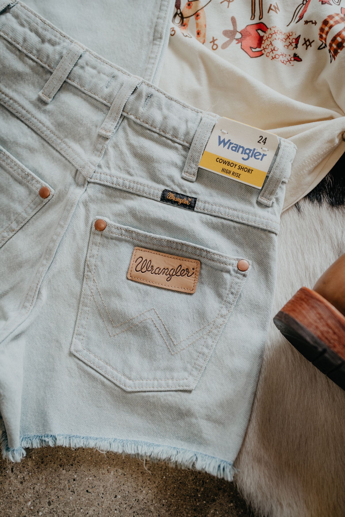 'Sugar' Wrangler High Rise Cowboy Short 3.5" Inseam (24-33)