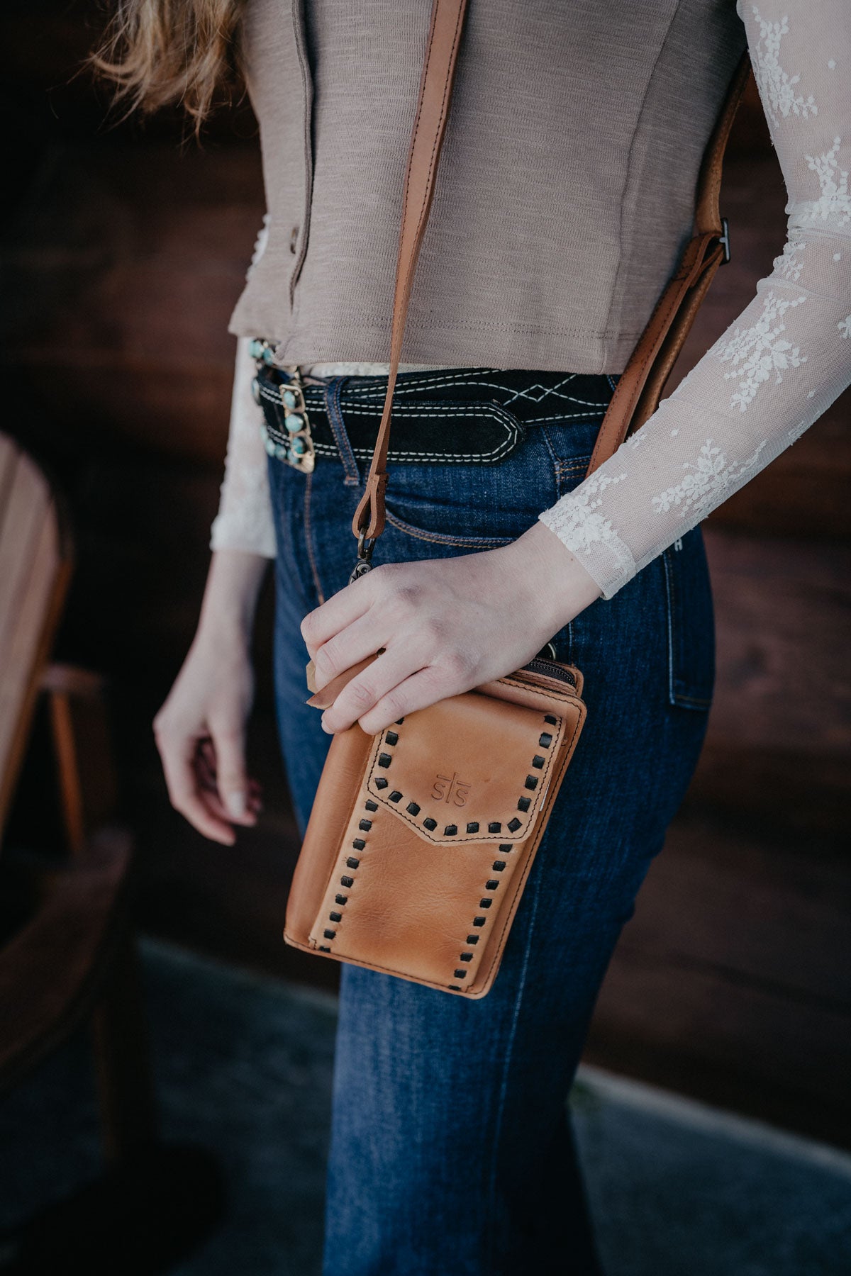'Bandera' Tan Quickdraw Crossbody by STS Ranchwear
