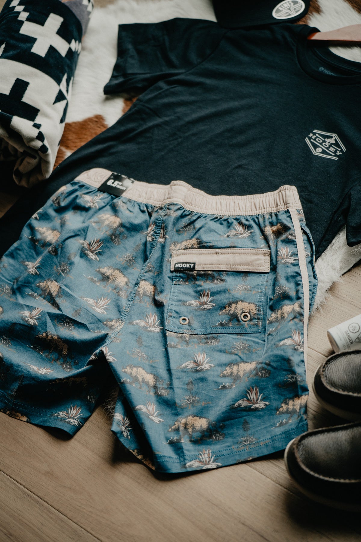 'Breaker' Hooey Men's Blue Hog Print Volley Boardshorts 6.5" Inseam (S - XXL)