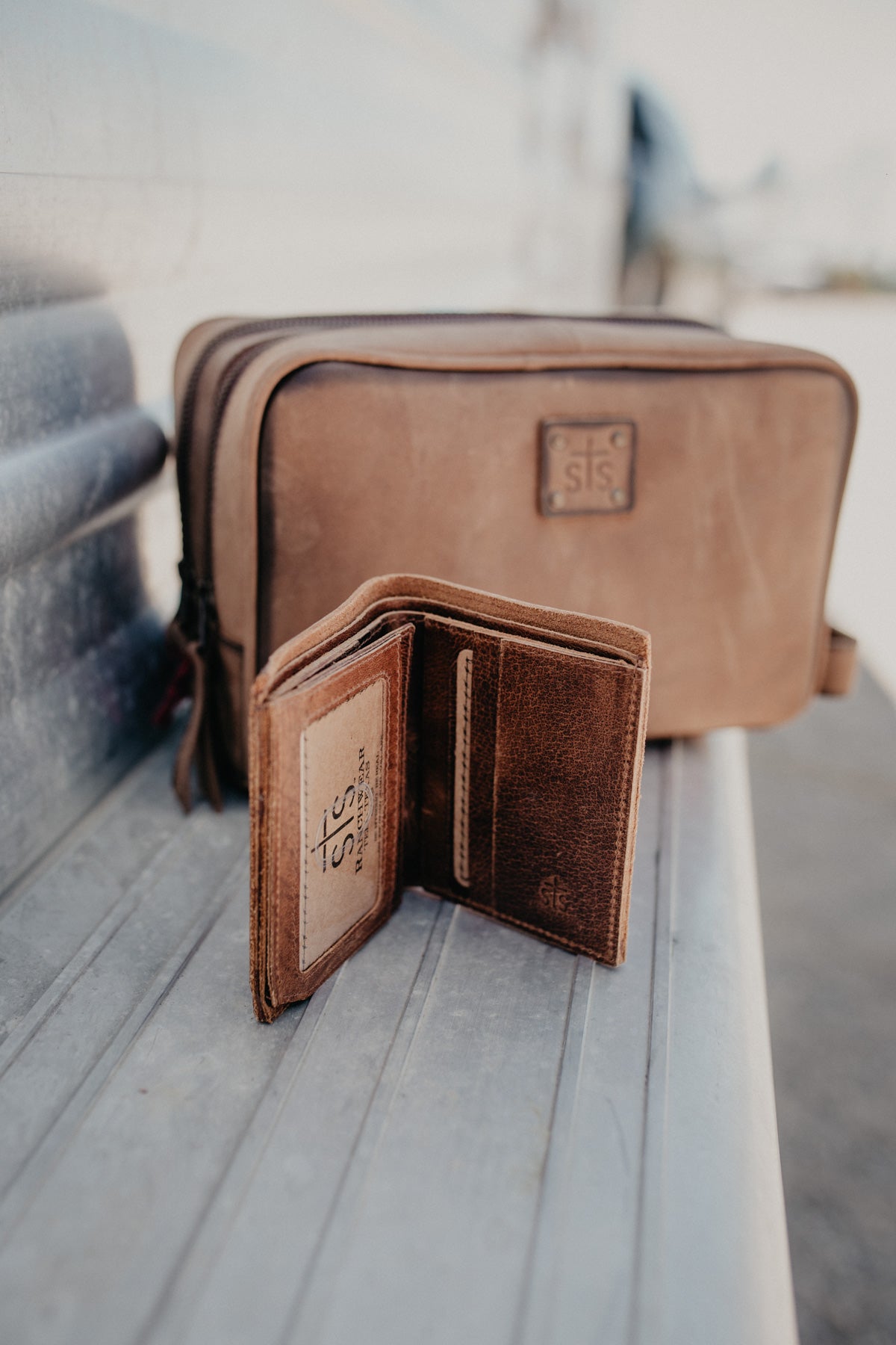 STS Leather Tuscon Double ID Bifold STS61819