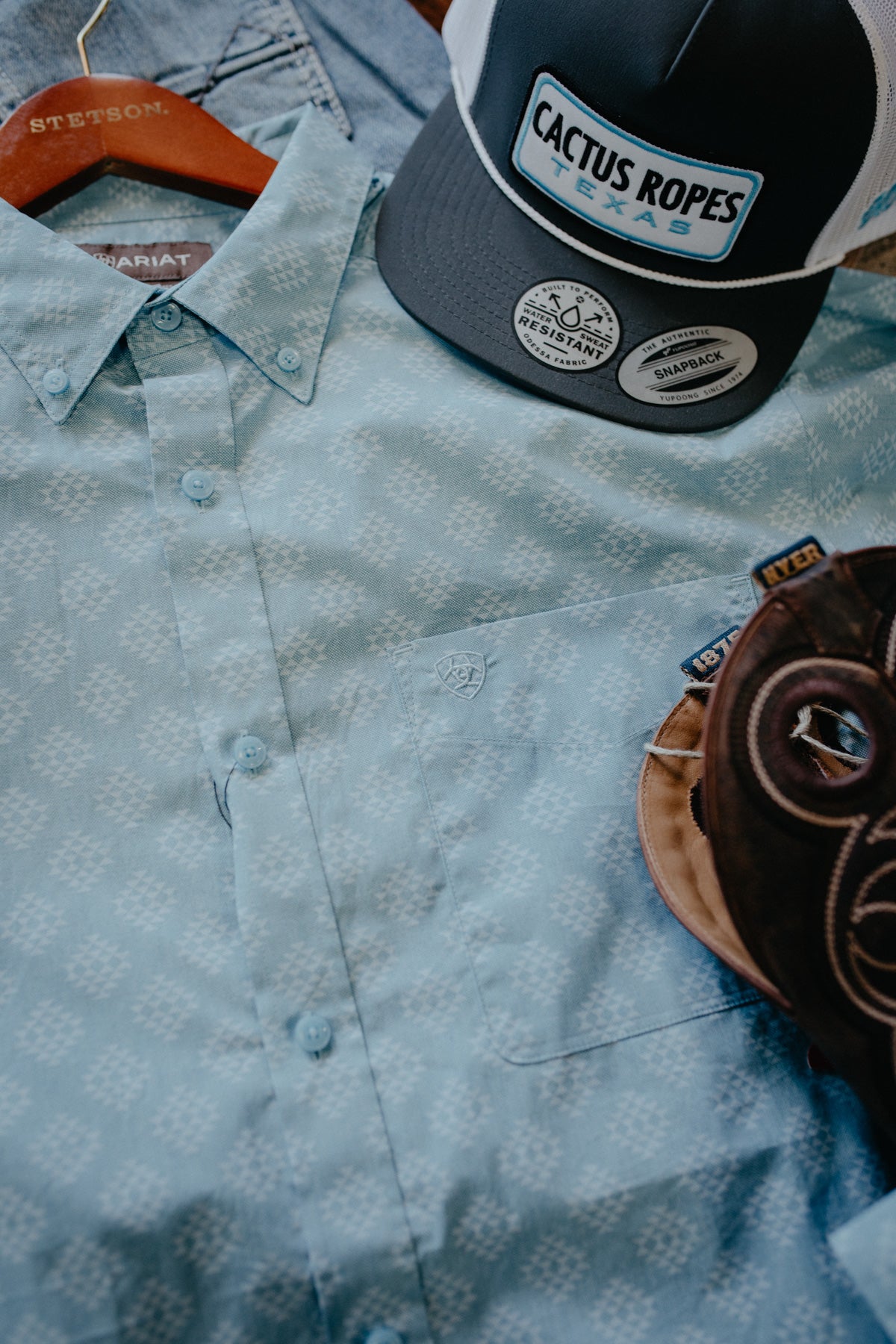 'Garmon' Aqua Sky Blue Ariat Men's Classic Fit Button Down (S-XXL)