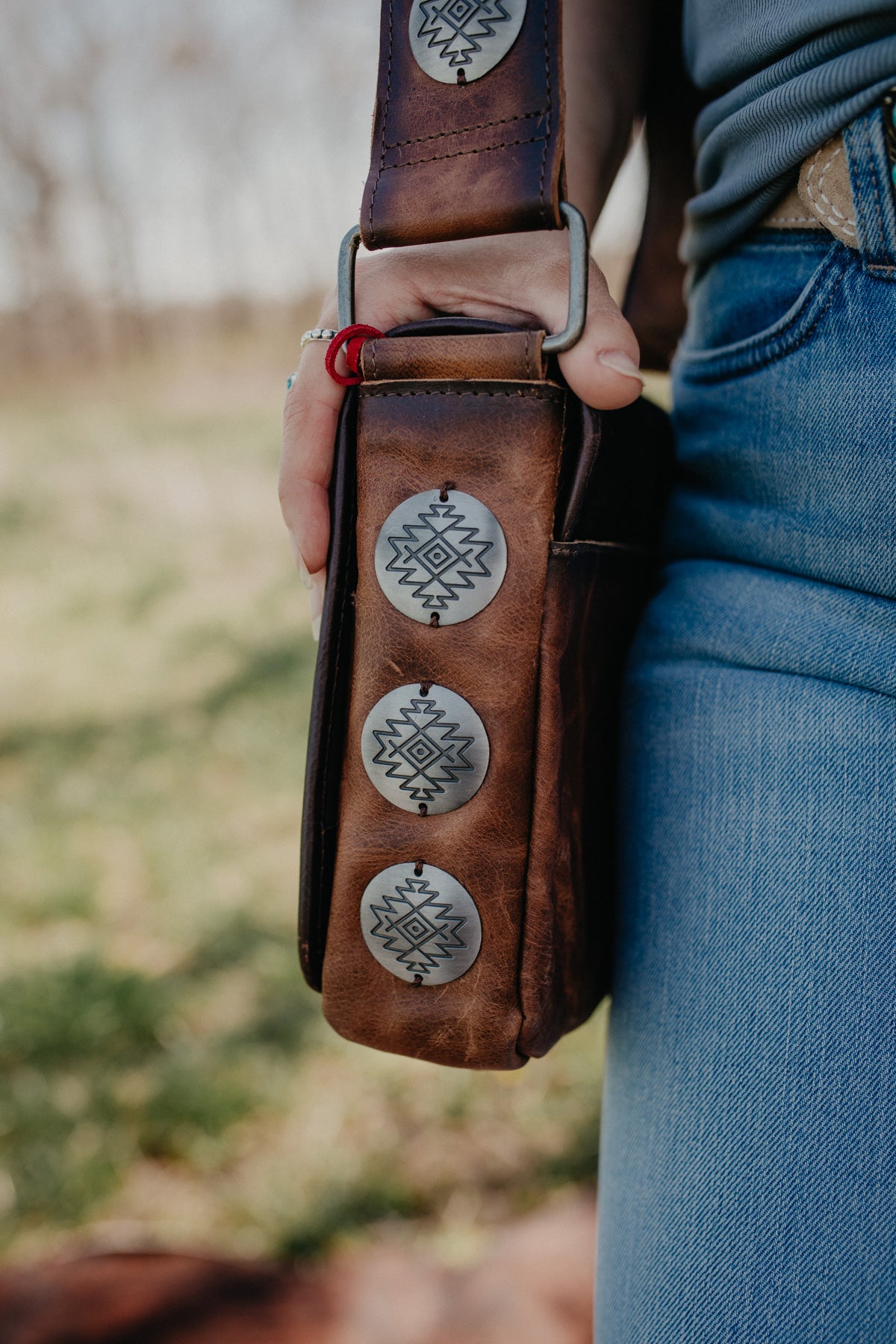 Vaquero Concho Della Crossbody Cowhide STS33895