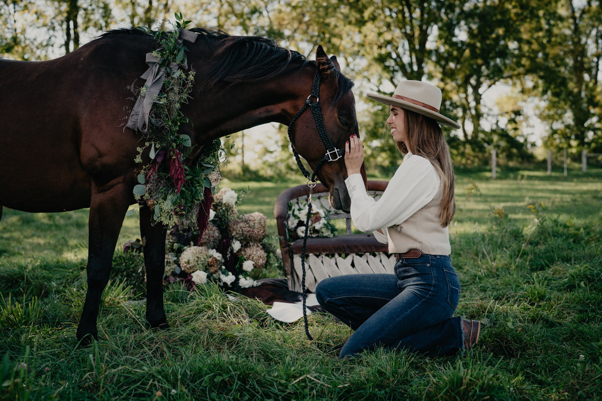 'Ivory' Women's White Horse Embroidered Collar Blouse
