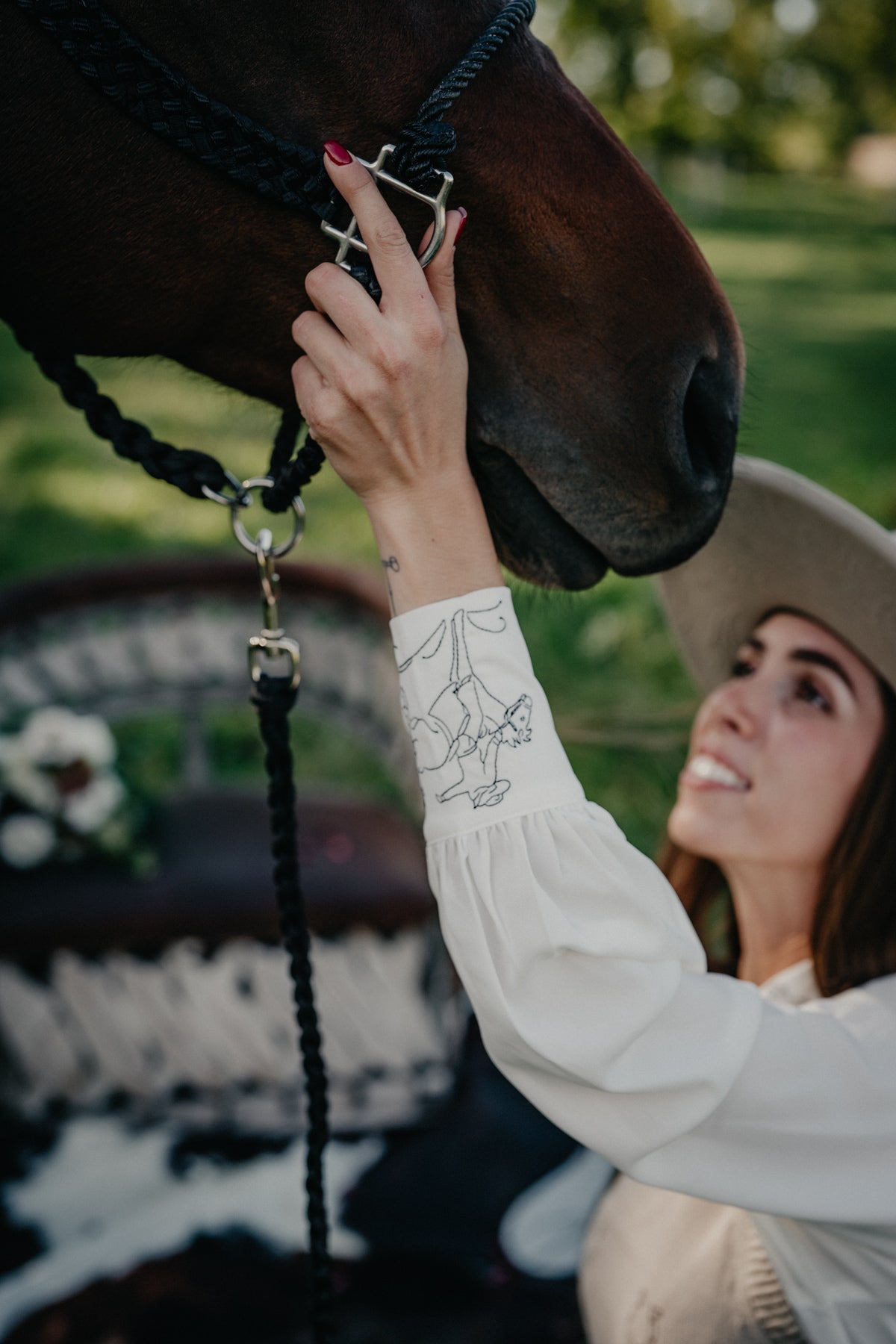 'Ivory' Women's White Horse Embroidered Collar Blouse