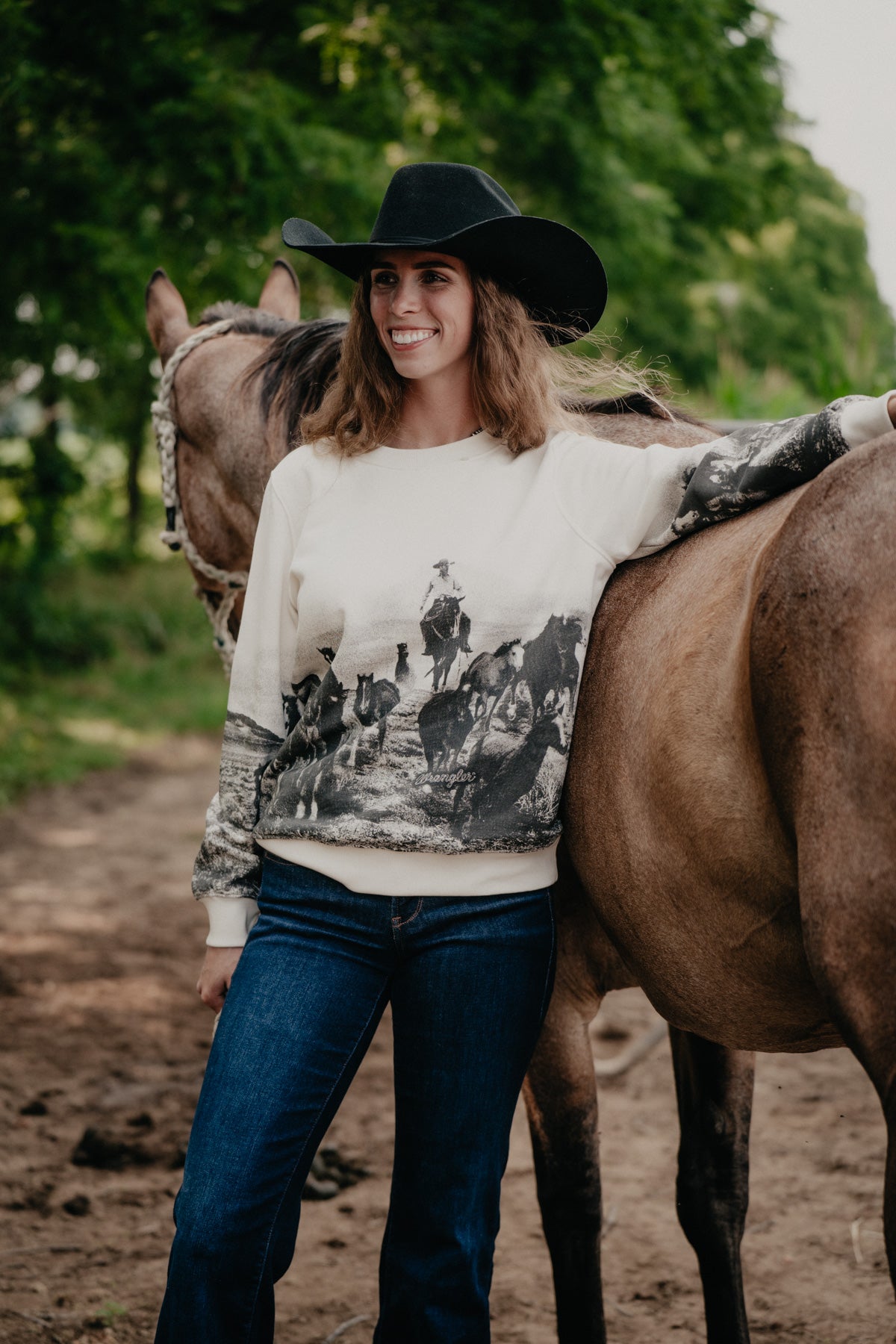 'Old West' Woman's Wrangler Ivory Graphic Pullover (XS-XXL)