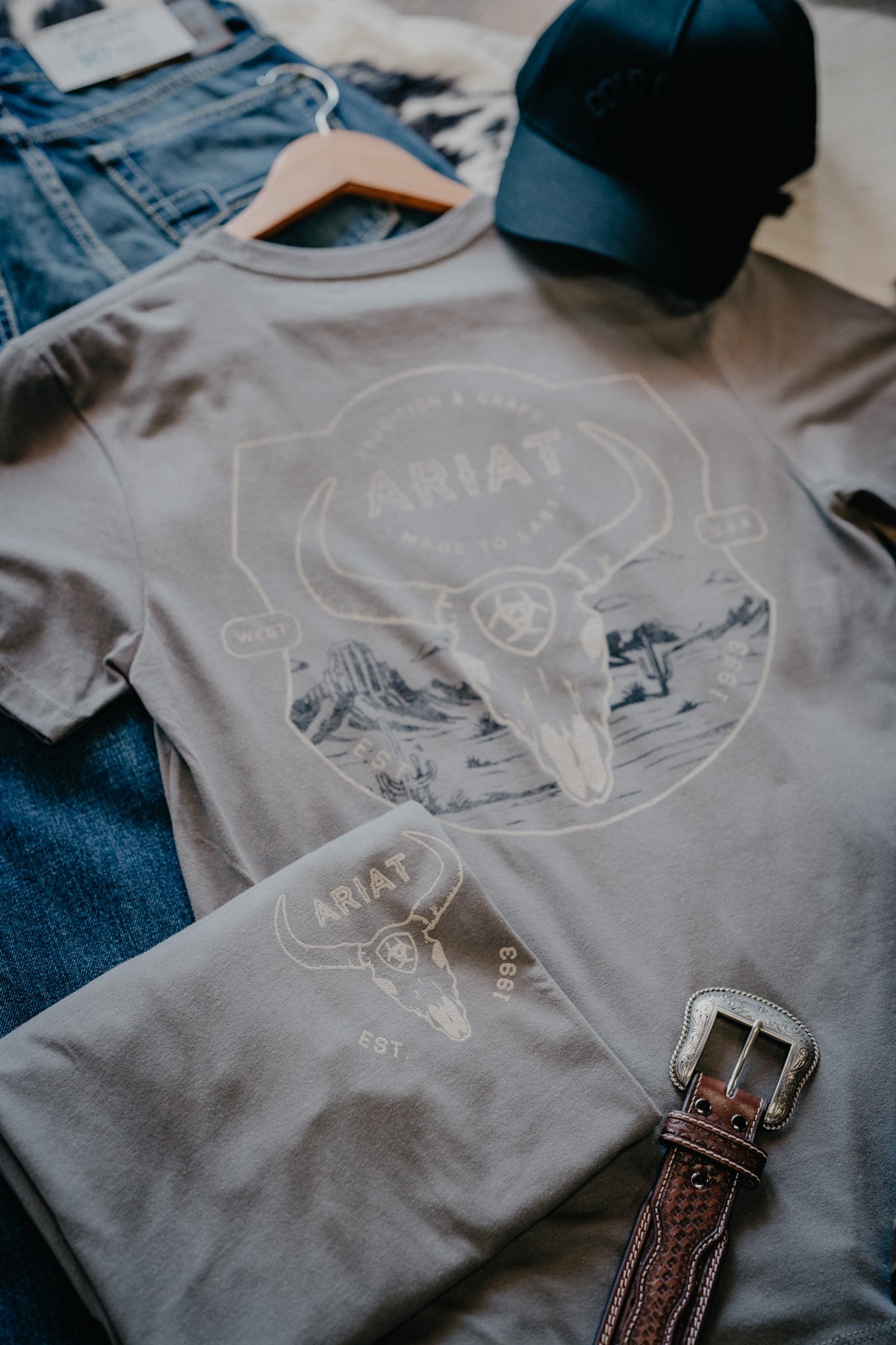 'Desert Badge Tradition' Men's Grey Ariat T-Shirt (S-XXL)