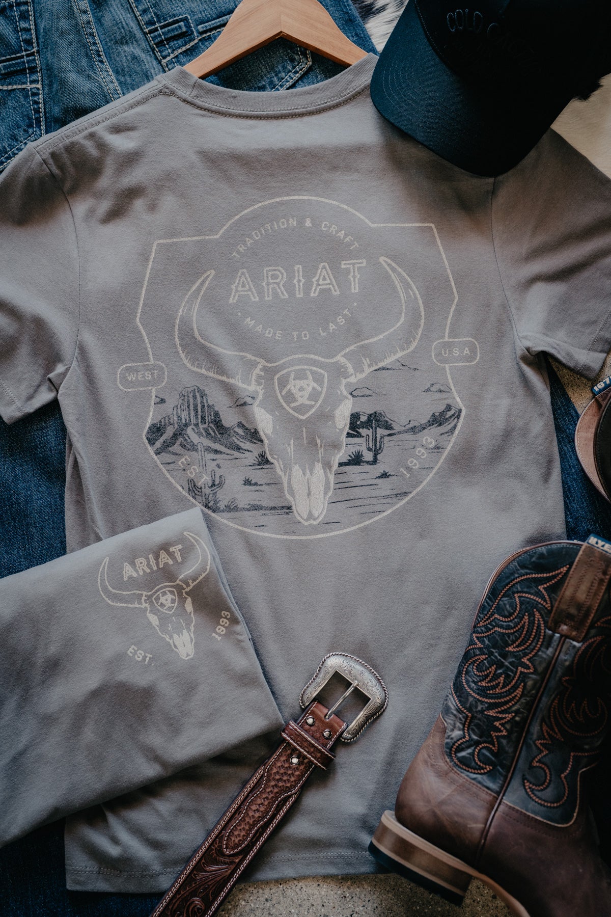 'Desert Badge Tradition' Men's Grey Ariat T-Shirt (S-XXL)
