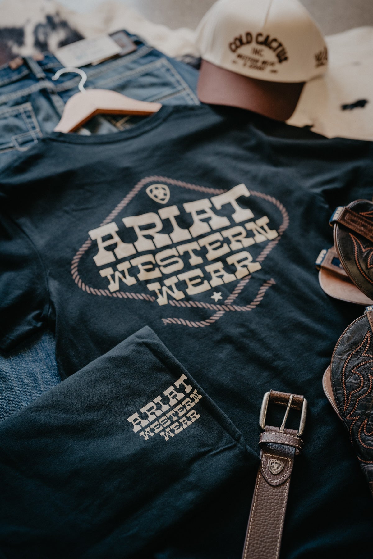 'Western Lock Up' Men's Black Ariat T-Shirt (S-XXL)
