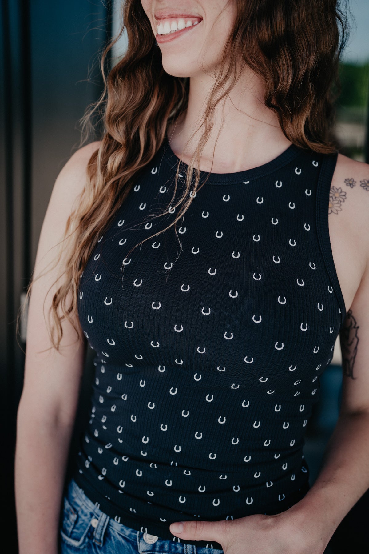 'Dahlia' Wrangler Women's Sleeveless Horseshoe Tank Black (S-XXL)