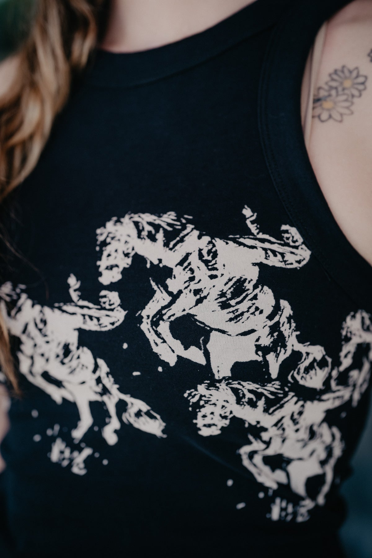 'Wild Horses' Wrangler X Lainey Wilson Women's Black & White Tank (XS-XL)
