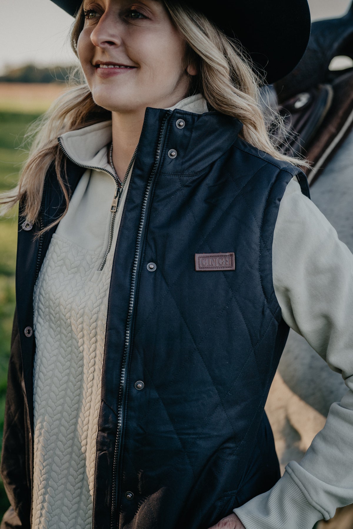 'Halo' CINCH Women's Black Quilted Barn Vest