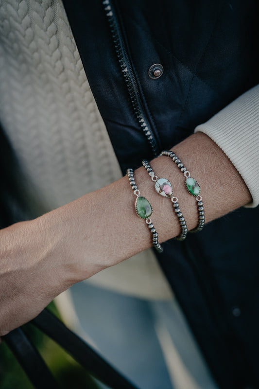 Sterling Silver Navajo Pearl Bracelet with Stone Accent