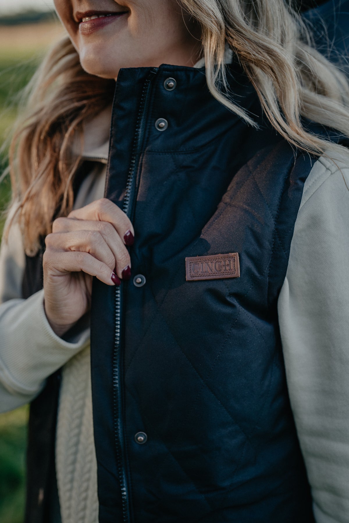 'Halo' CINCH Women's Black Quilted Barn Vest