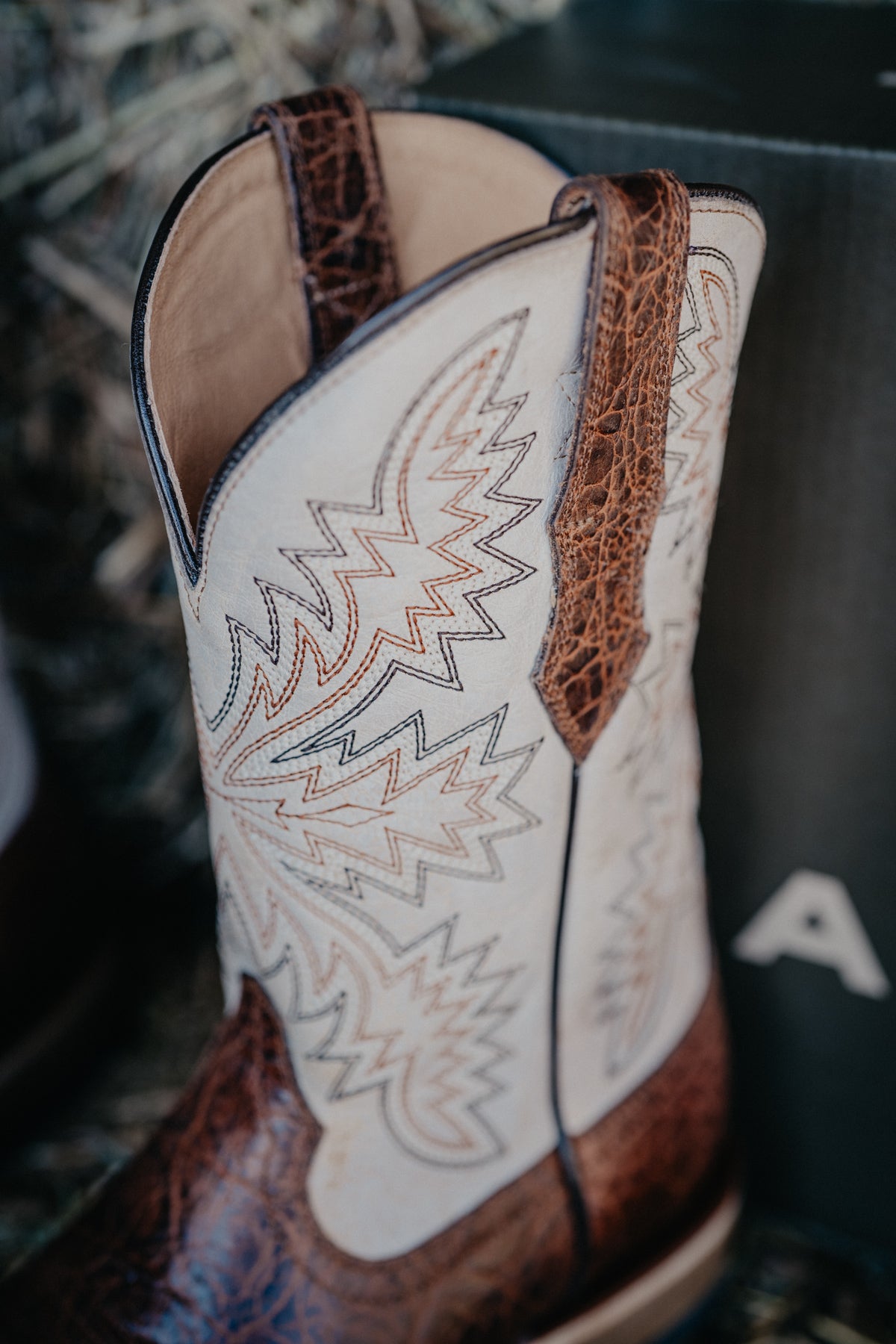 'South Fork' Men's Cutter Toe Adobe Clay/ Sandstone Cowboy Boot (8-13/ D & EE Widths)