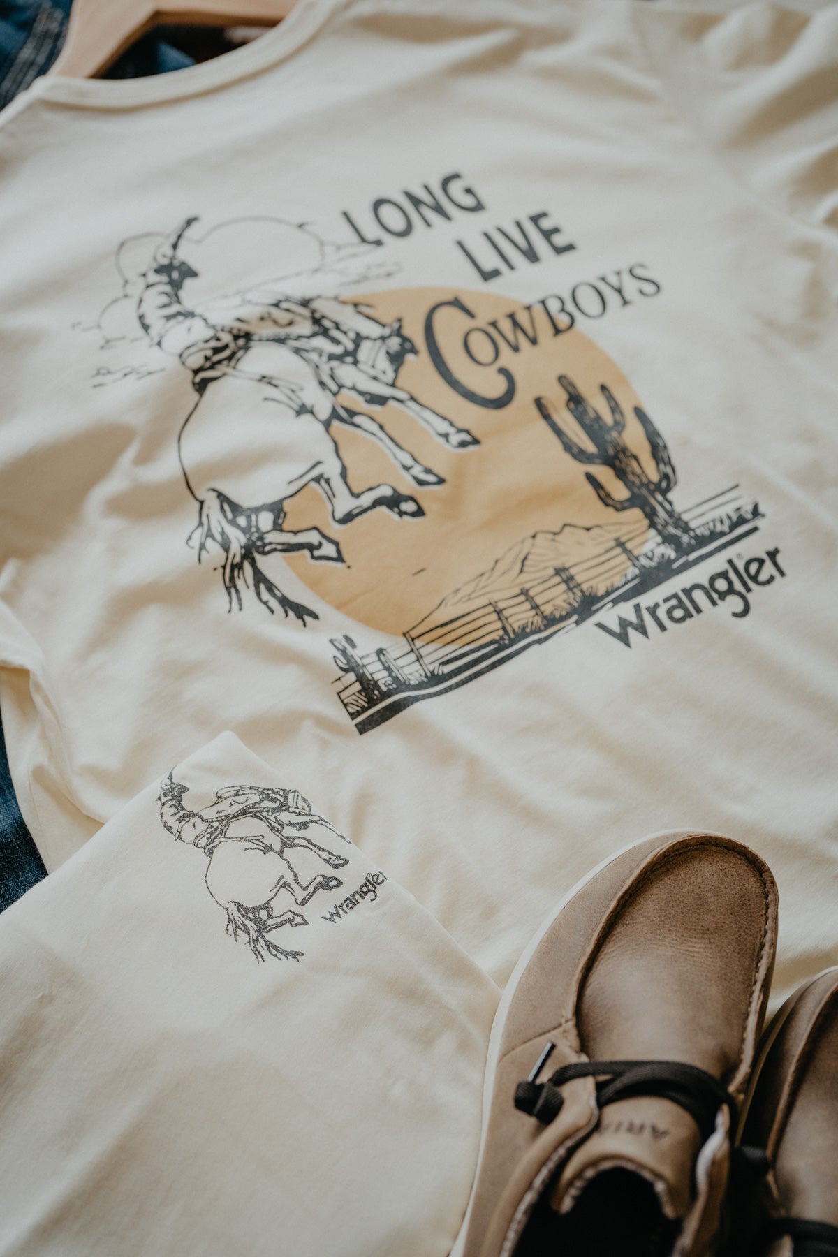 'Frontier Spirit' Wrangler Men's Antique White Graphic T