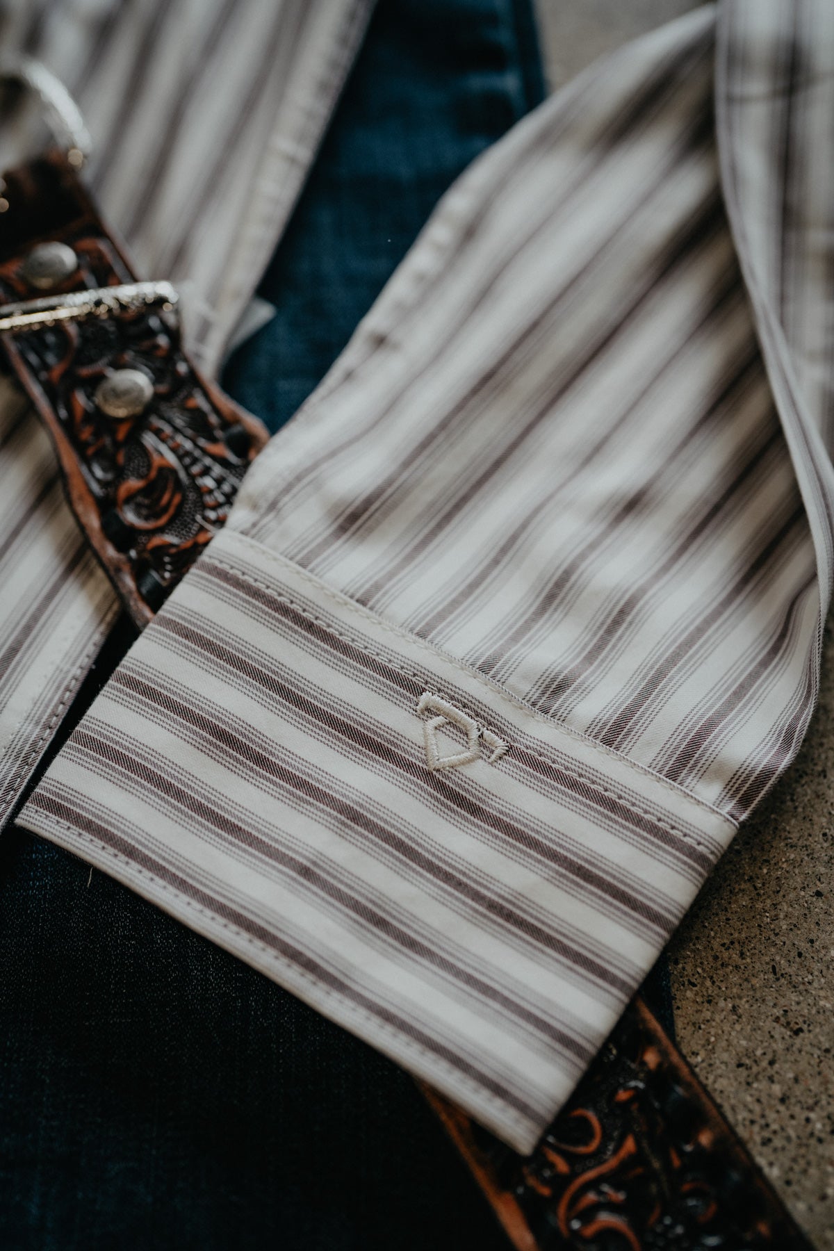 'Silver Spur' Mens White Button Down With Grey and Faint Red Pinstripe Detail by Wrangler X COJO (S-XXL)