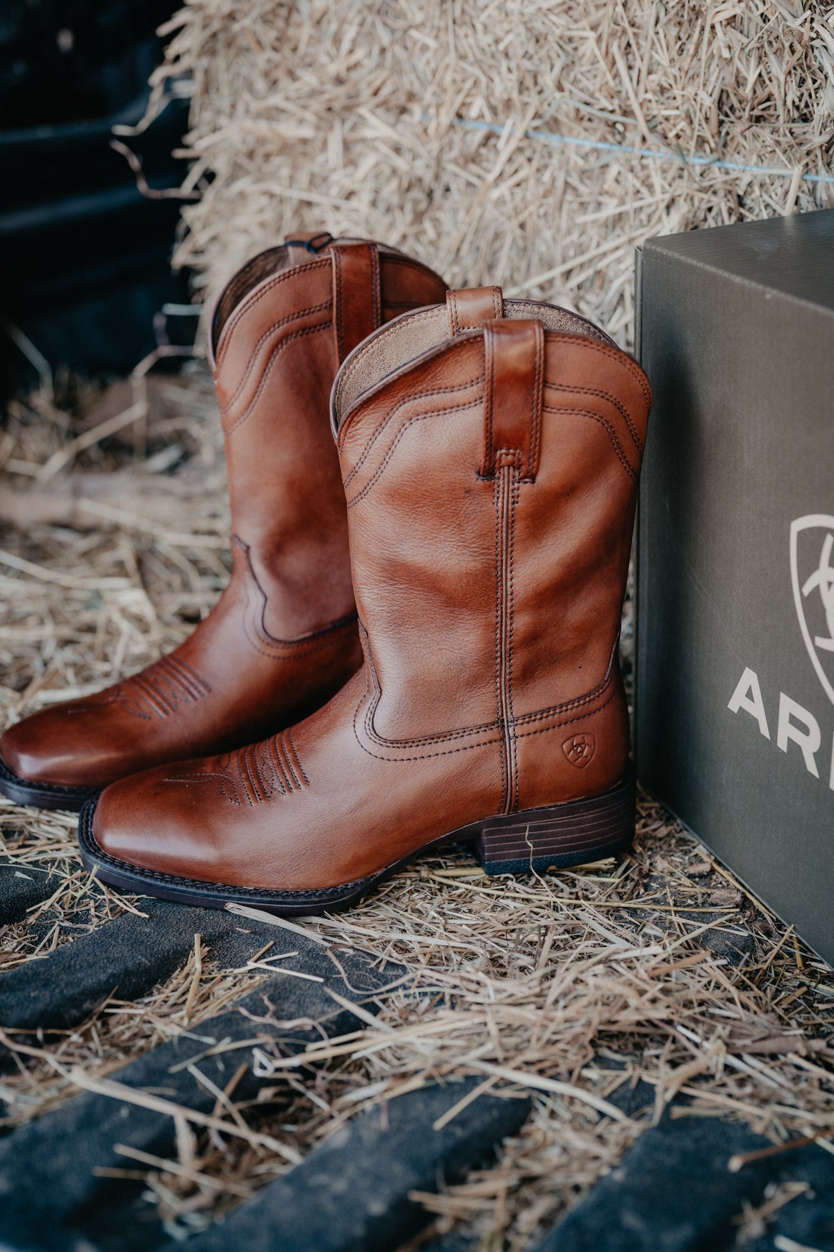 'Alden' Men's Wide Square Toe Western Boot (Sizes 8-12; D and EE width)