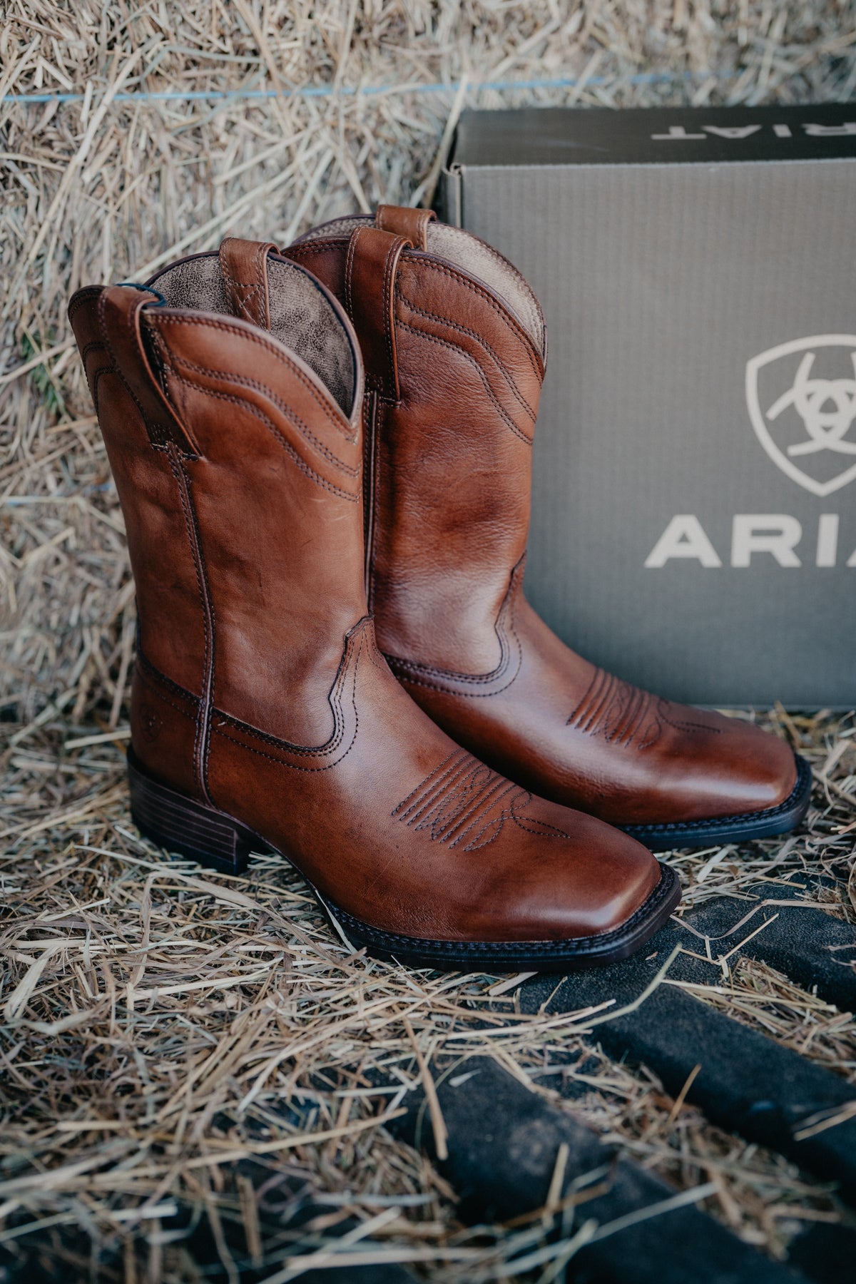 'Alden' Men's Wide Square Toe Western Boot (Sizes 8-12; D and EE width)