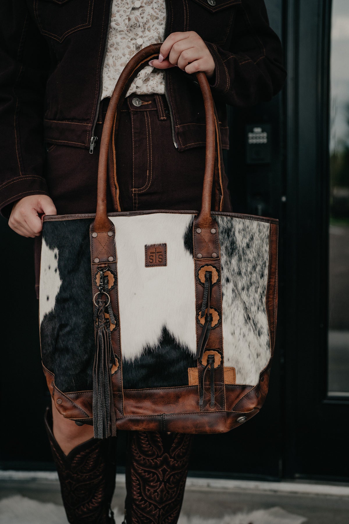 'Guadalupe' Cowhide Palomino Tote by STS Rancher