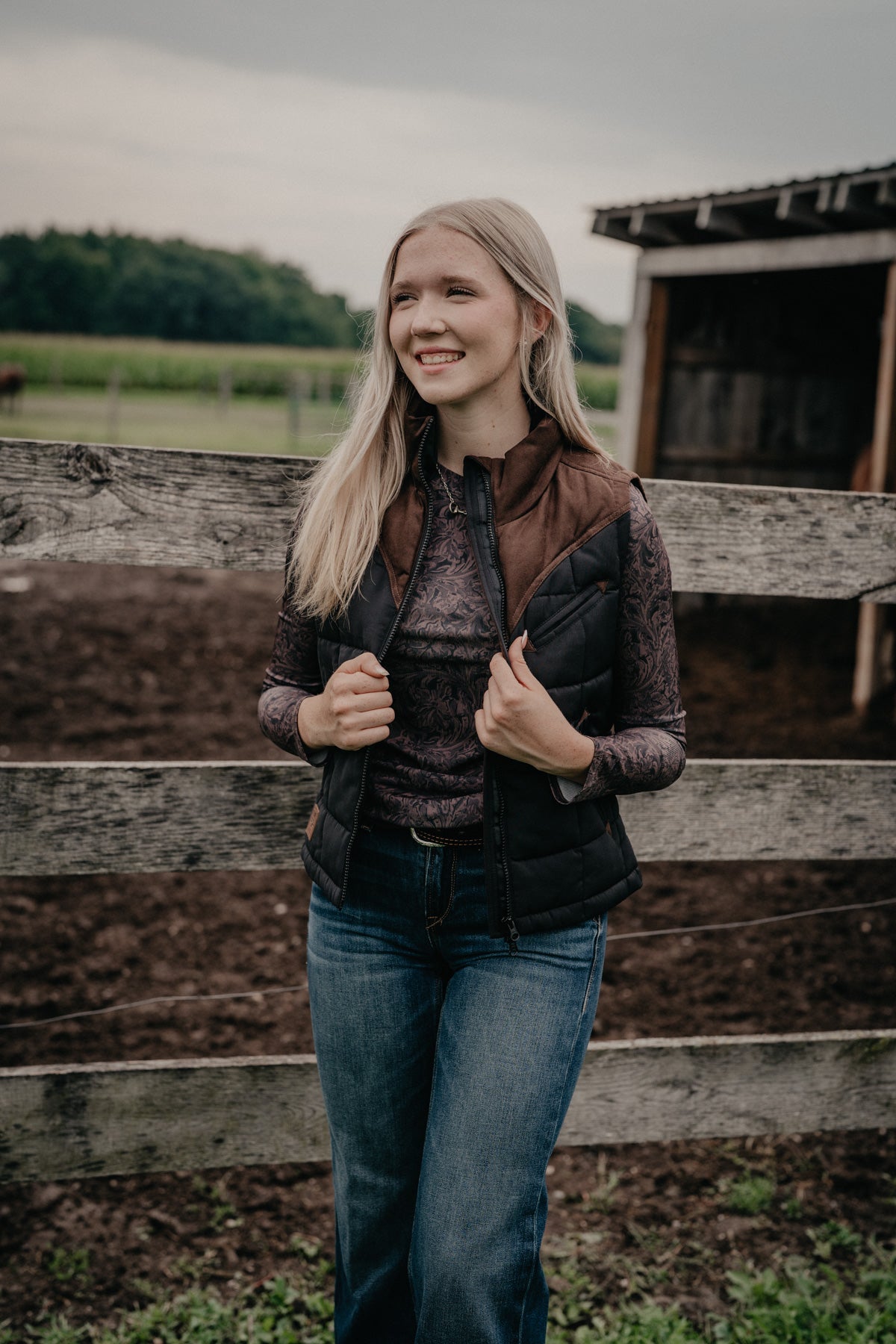 'Lenora' Women's Black and Chocolate Vest Kimes Ranch