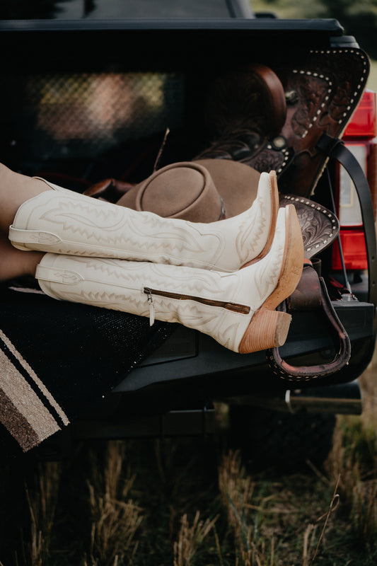 Casanova Tall Western Boot by Ariat Blanco