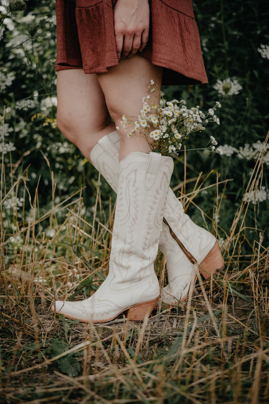 Casanova Tall Western Boot by Ariat Blanco
