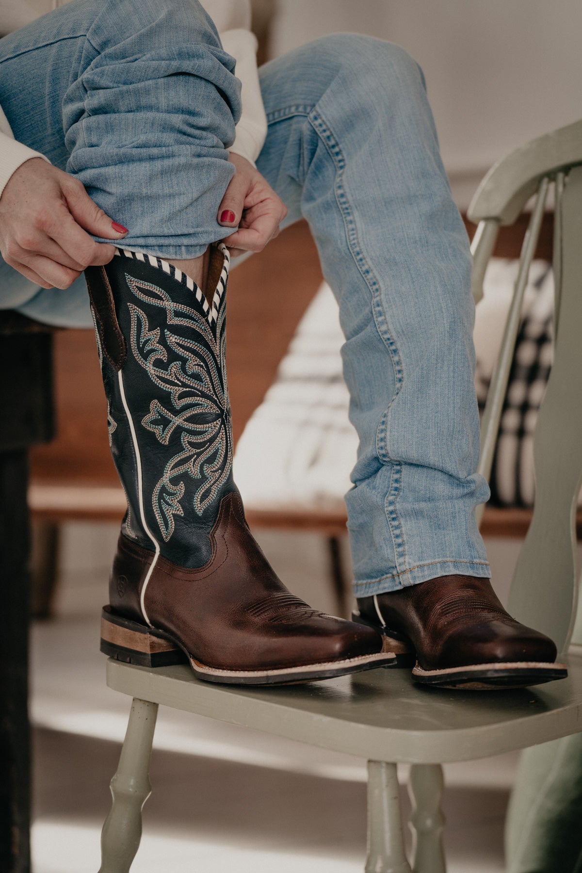 'Showdown' Women's Ariat Espresso Textured Boot (Sizes 6.5, 8.5 & 11)