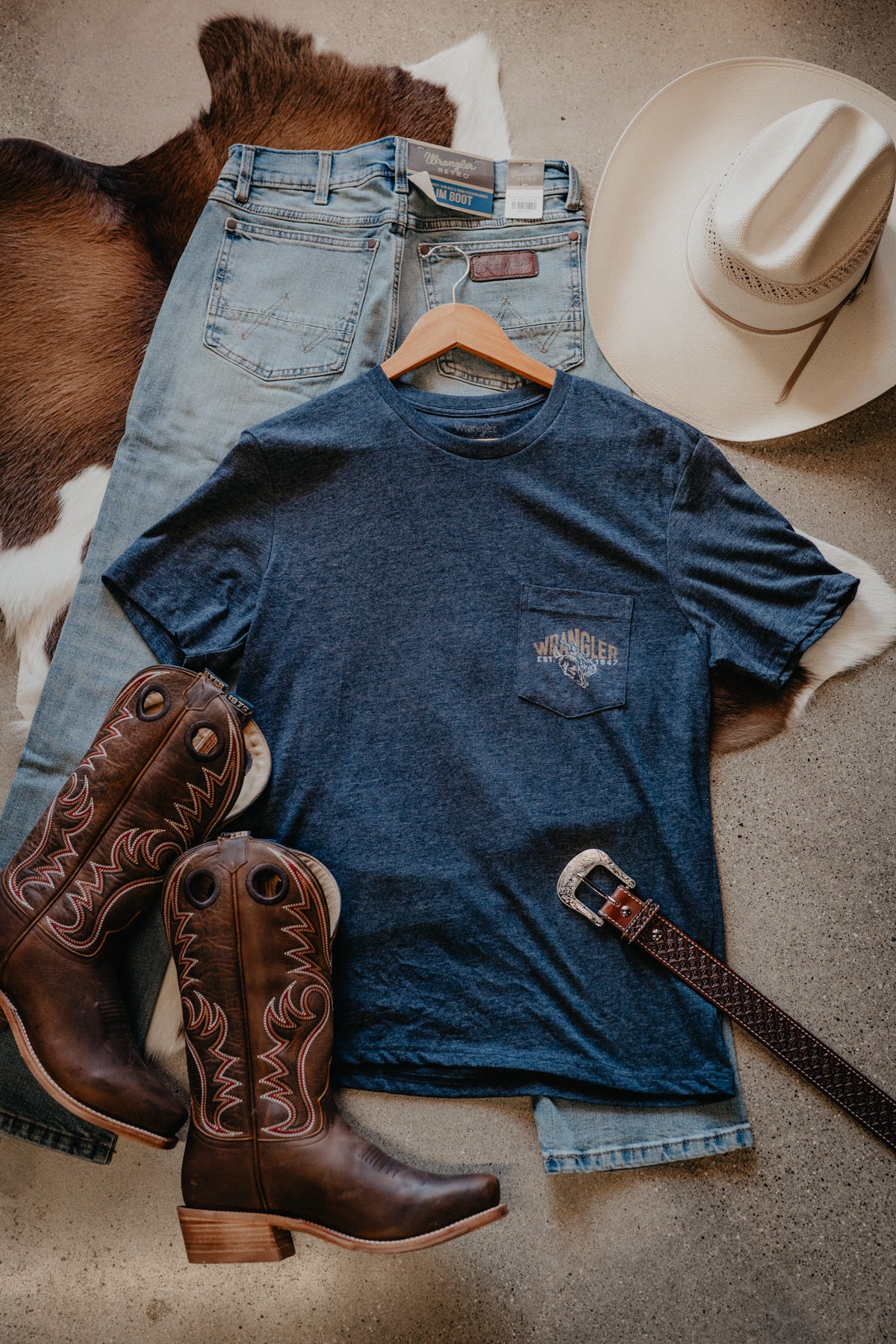 'Ronnie' Men's Wrangler Bronc Horse Navy Pocket T-shirt (S-XXL)