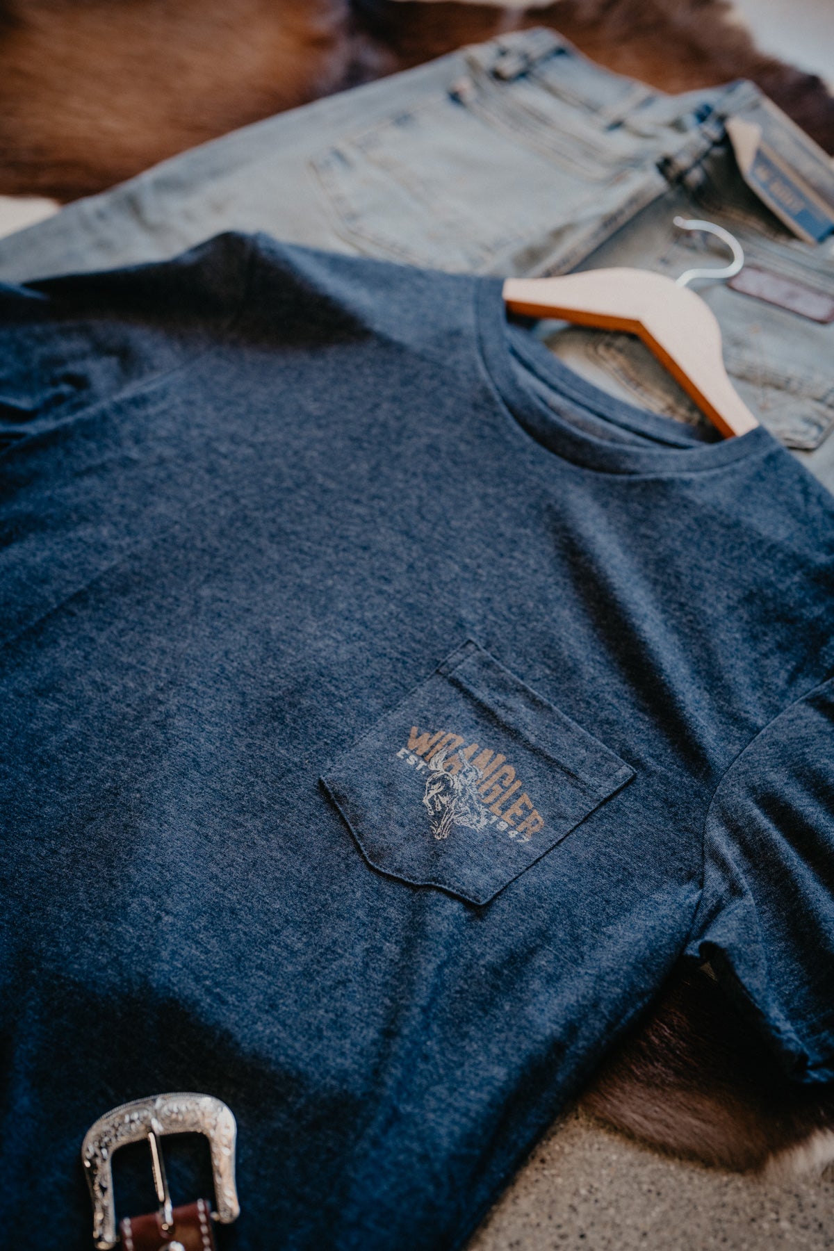 'Ronnie' Men's Wrangler Bronc Horse Navy Pocket T-shirt (S-XXL)