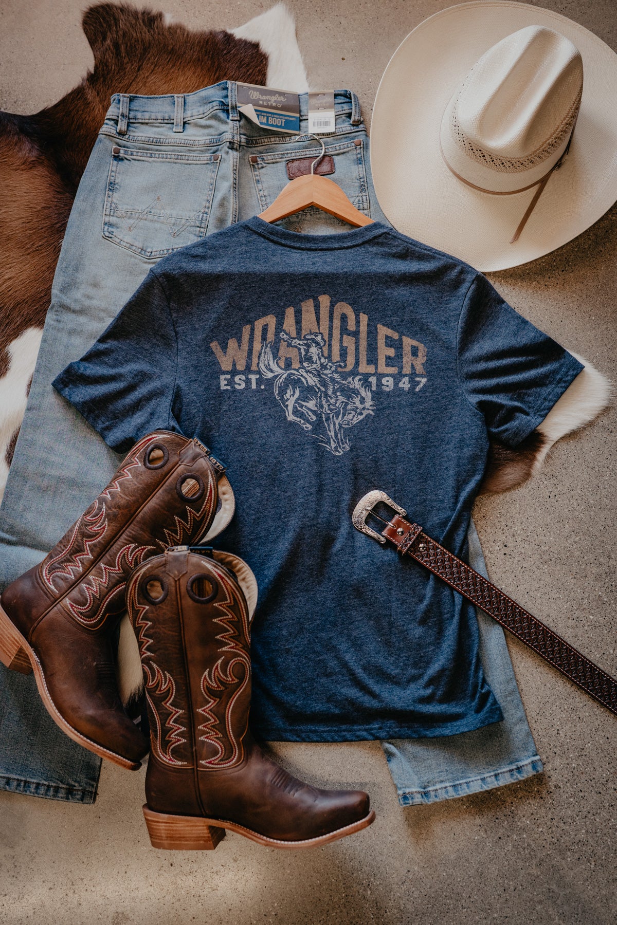 'Ronnie' Men's Wrangler Bronc Horse Navy Pocket T-shirt (S-XXL)