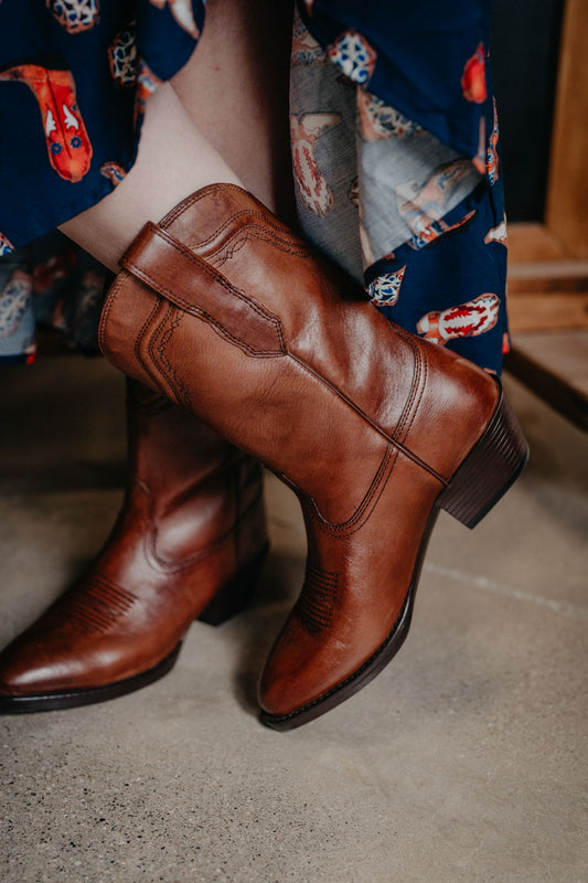 'Easton' Women's Ariat Classic R-Toe Boot (Sizes 6-11)