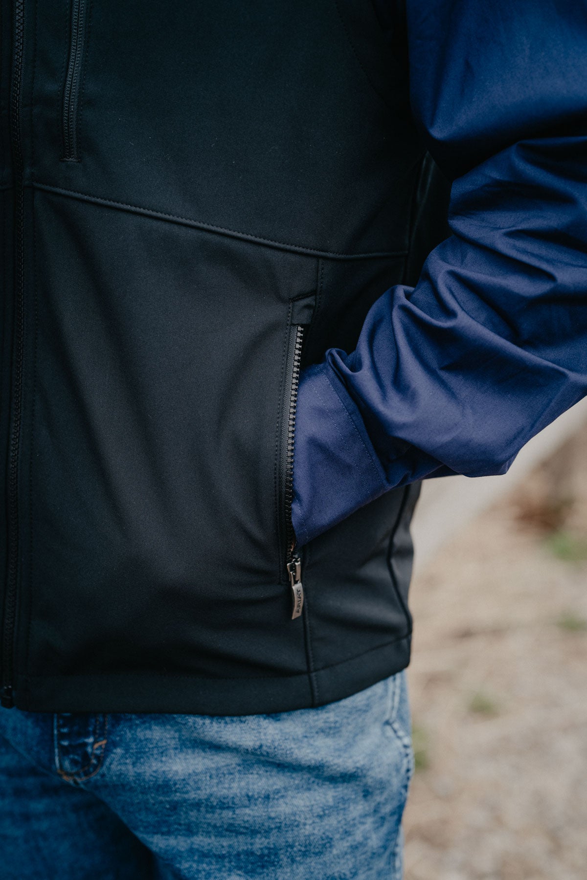 'Landon' Men's Black Ariat Softshell Logo Vest (S - XXL)
