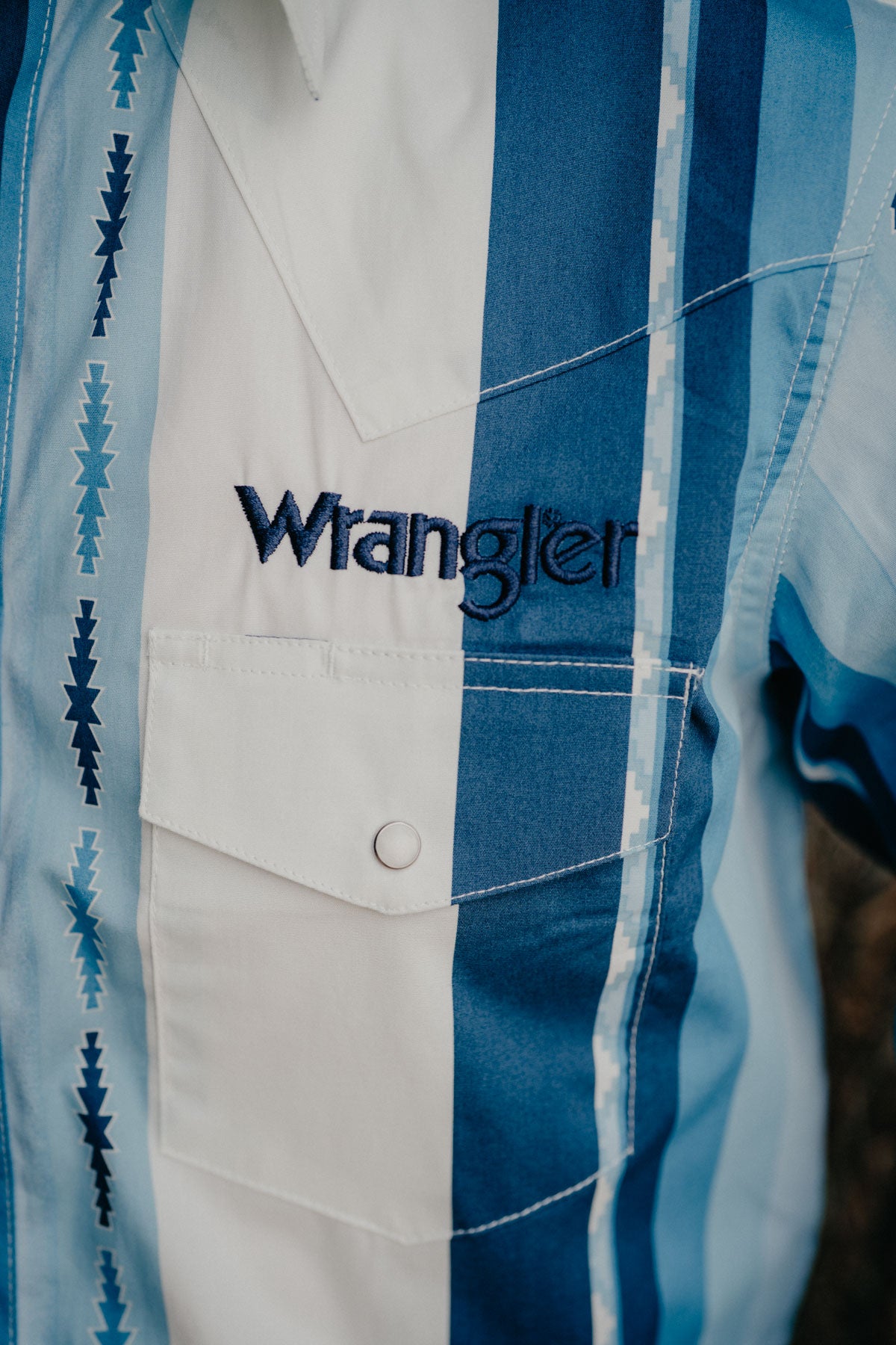 'Robert' Wrangler Men's Retro Striped Logo Pearl Snap Shirt (S-XXL)