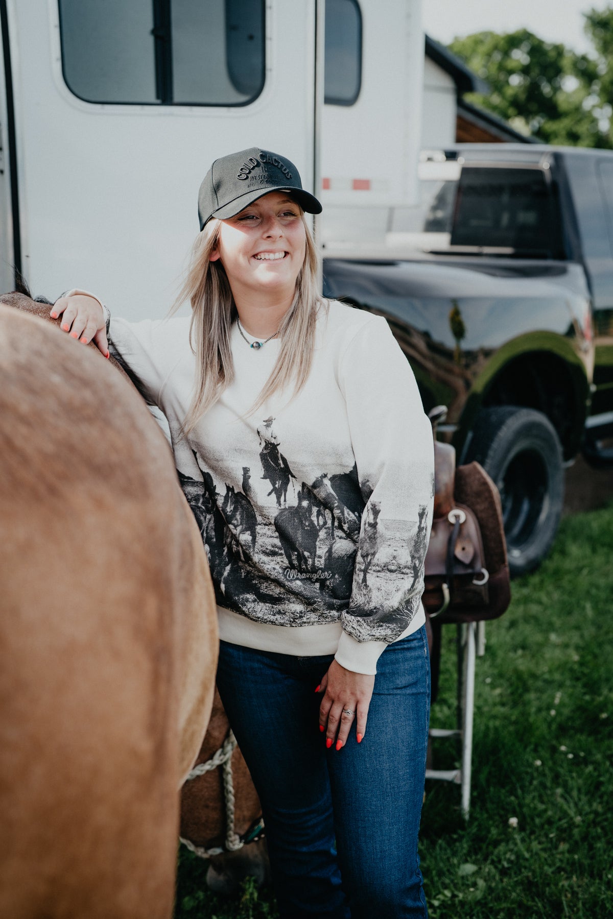 'Old West' Woman's Wrangler Ivory Graphic Pullover (XS-XXL)