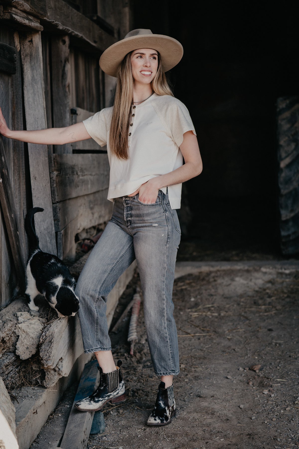 'Calipso' Ultra High Rise Relaxed Straight Leg by Ariat (24-34)