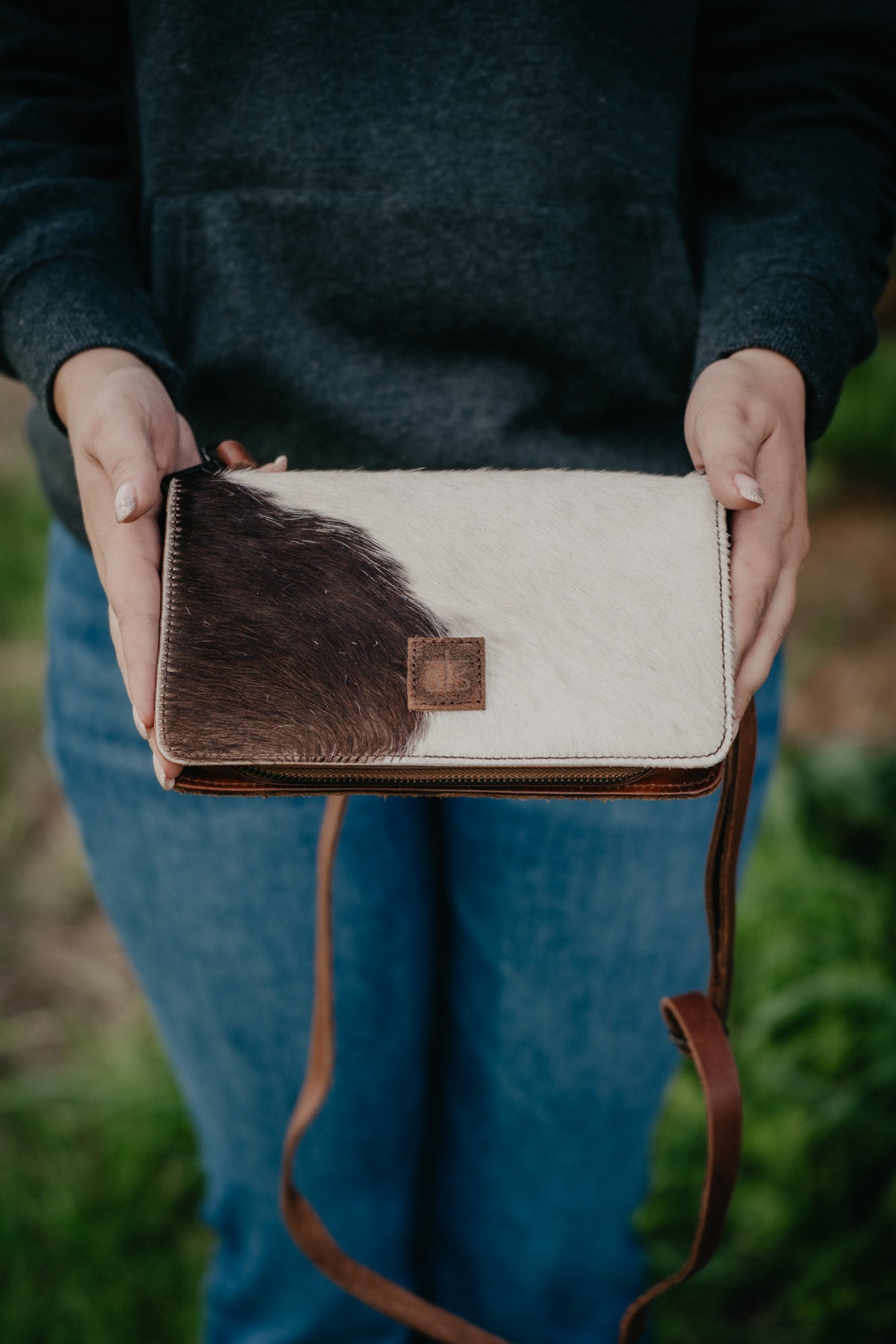'Evie' Cowhide Organizer