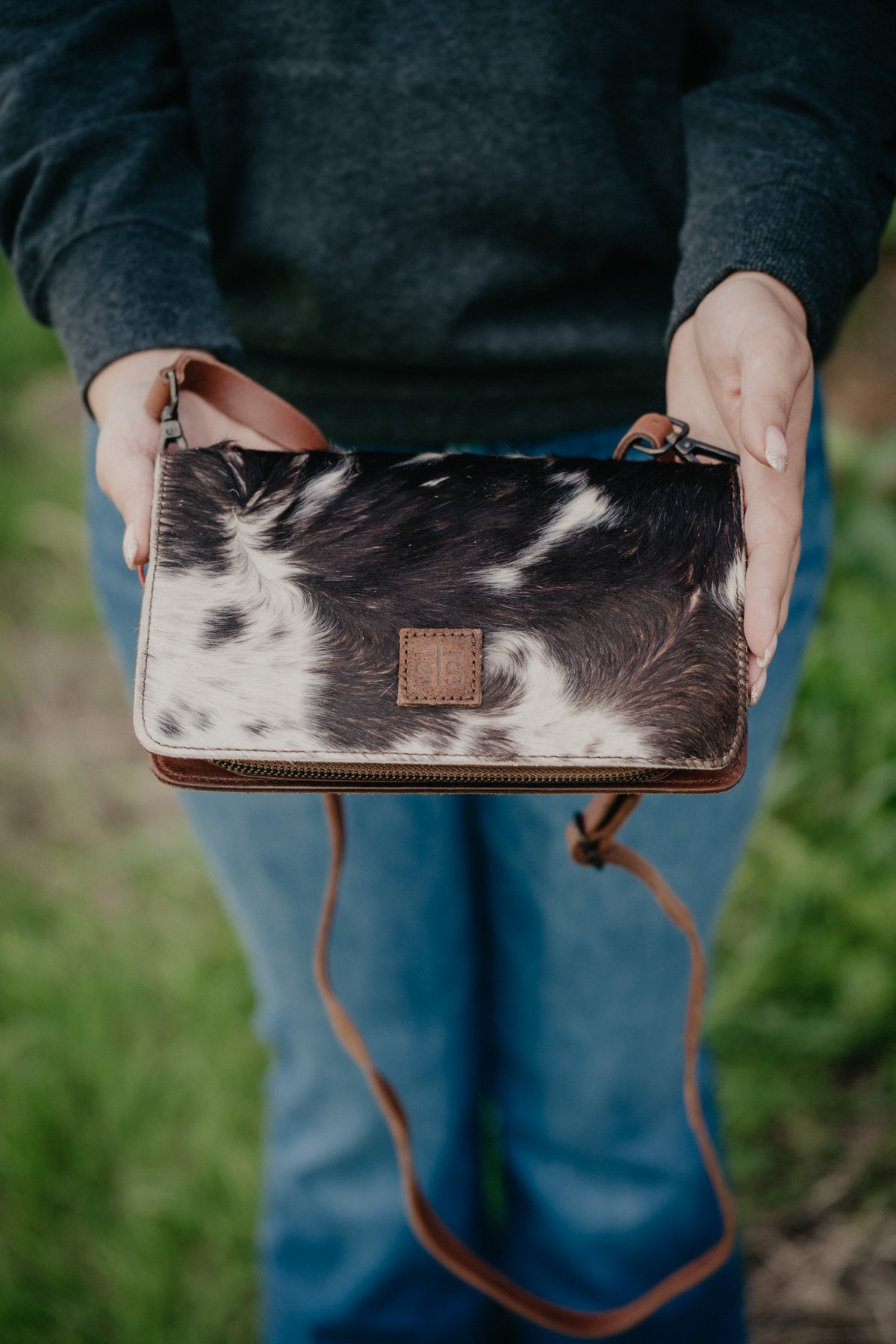 'Evie' Cowhide Organizer