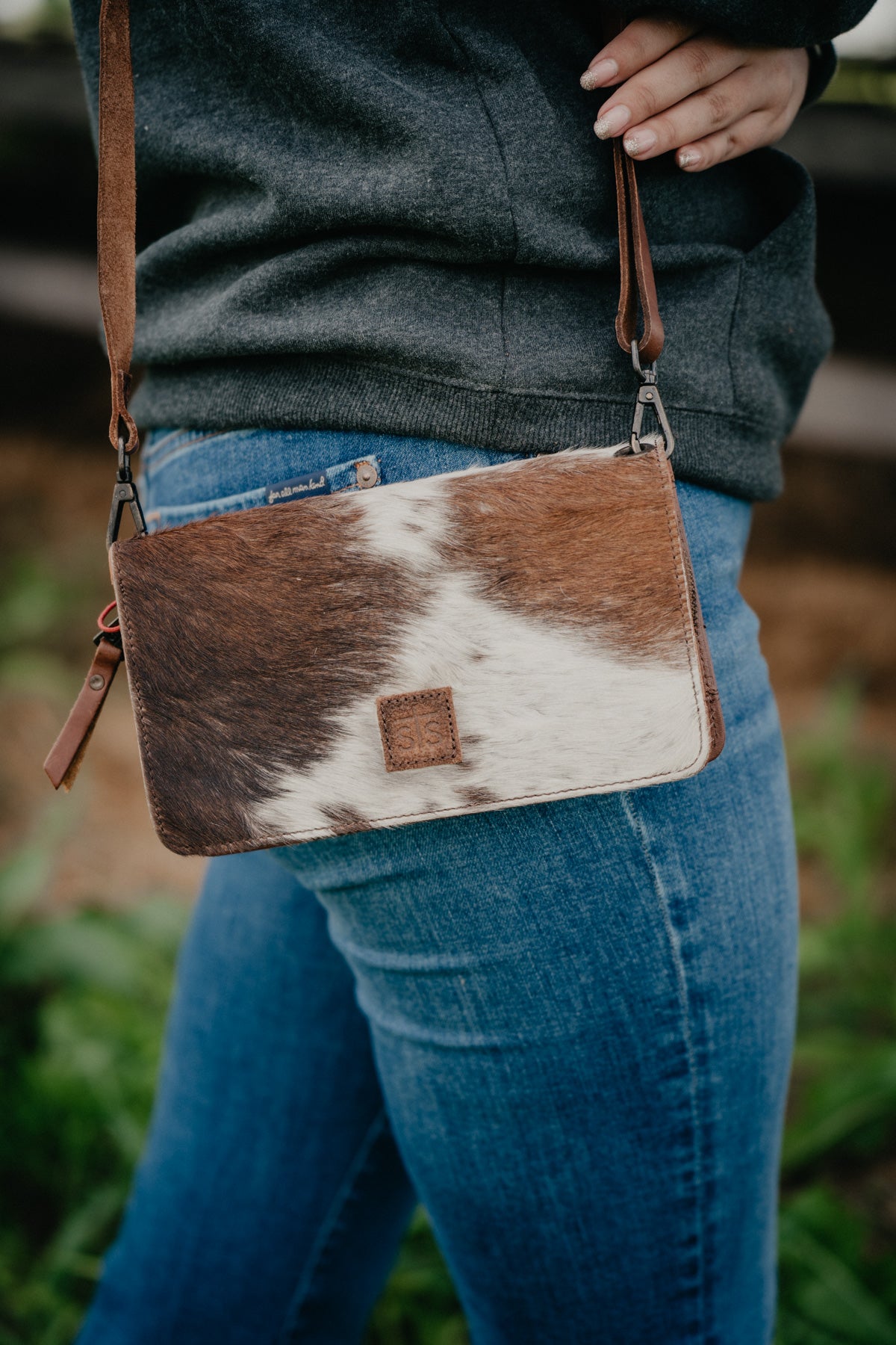 'Evie' Cowhide Organizer