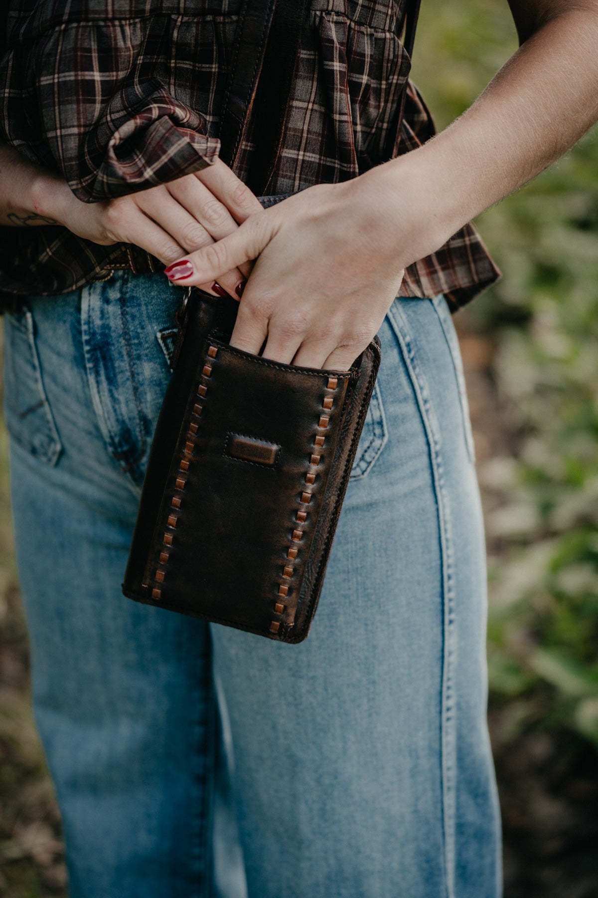 'Bandera' Chocolate Quickdraw Crossbody Wallet