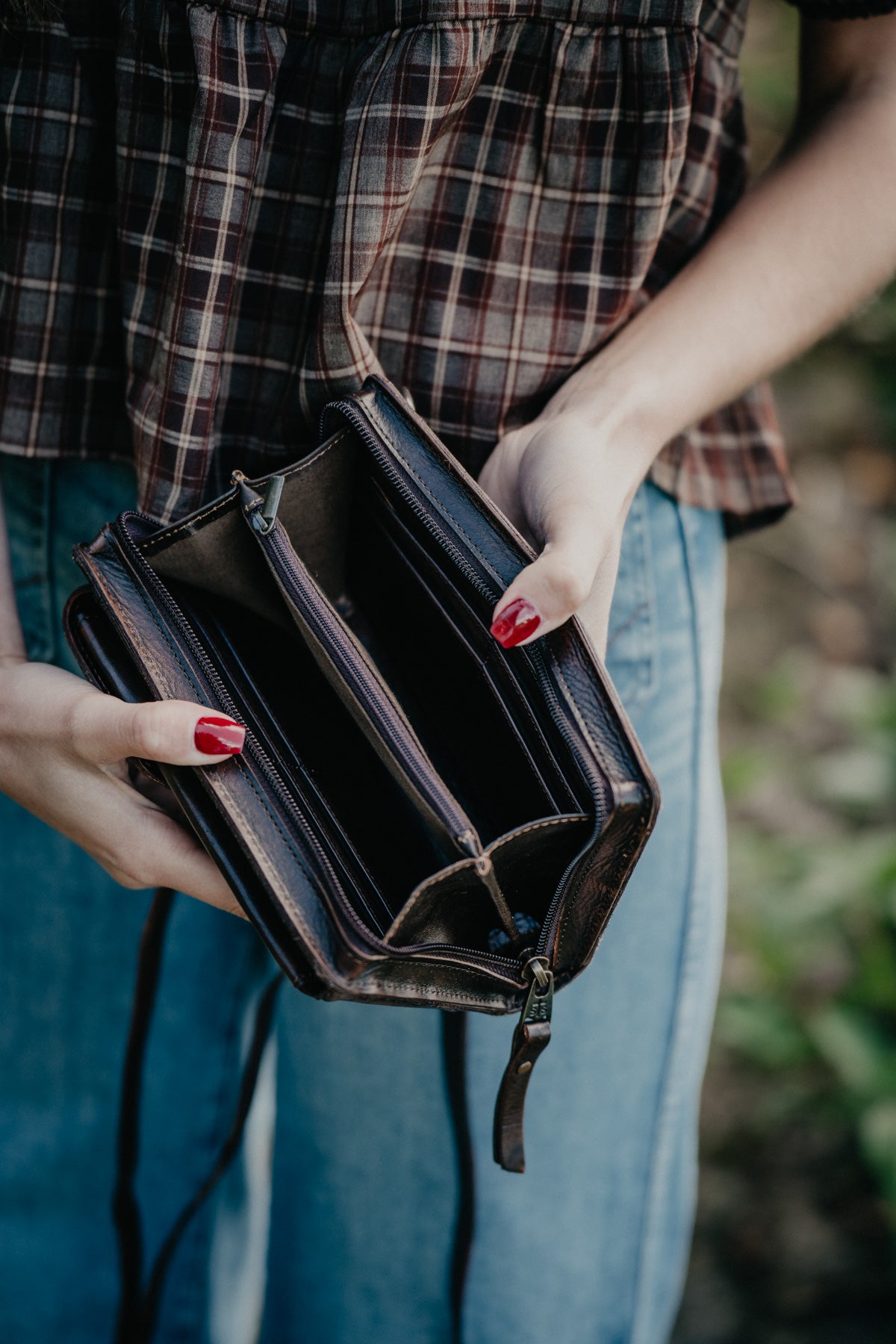 'Bandera' Chocolate Quickdraw Crossbody Wallet