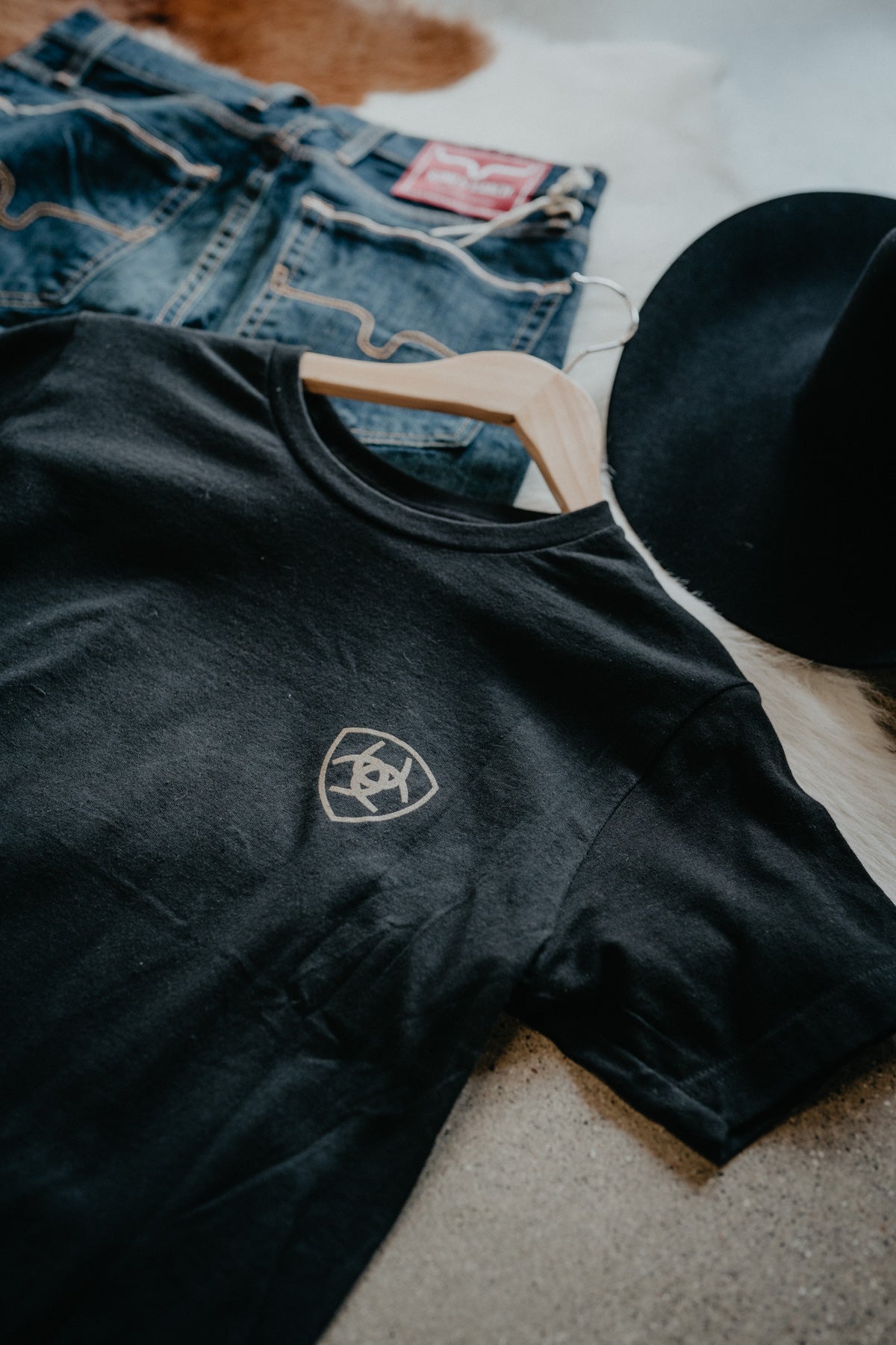 'Emmett' Men's Black Ariat Banner Badge T-Shirt