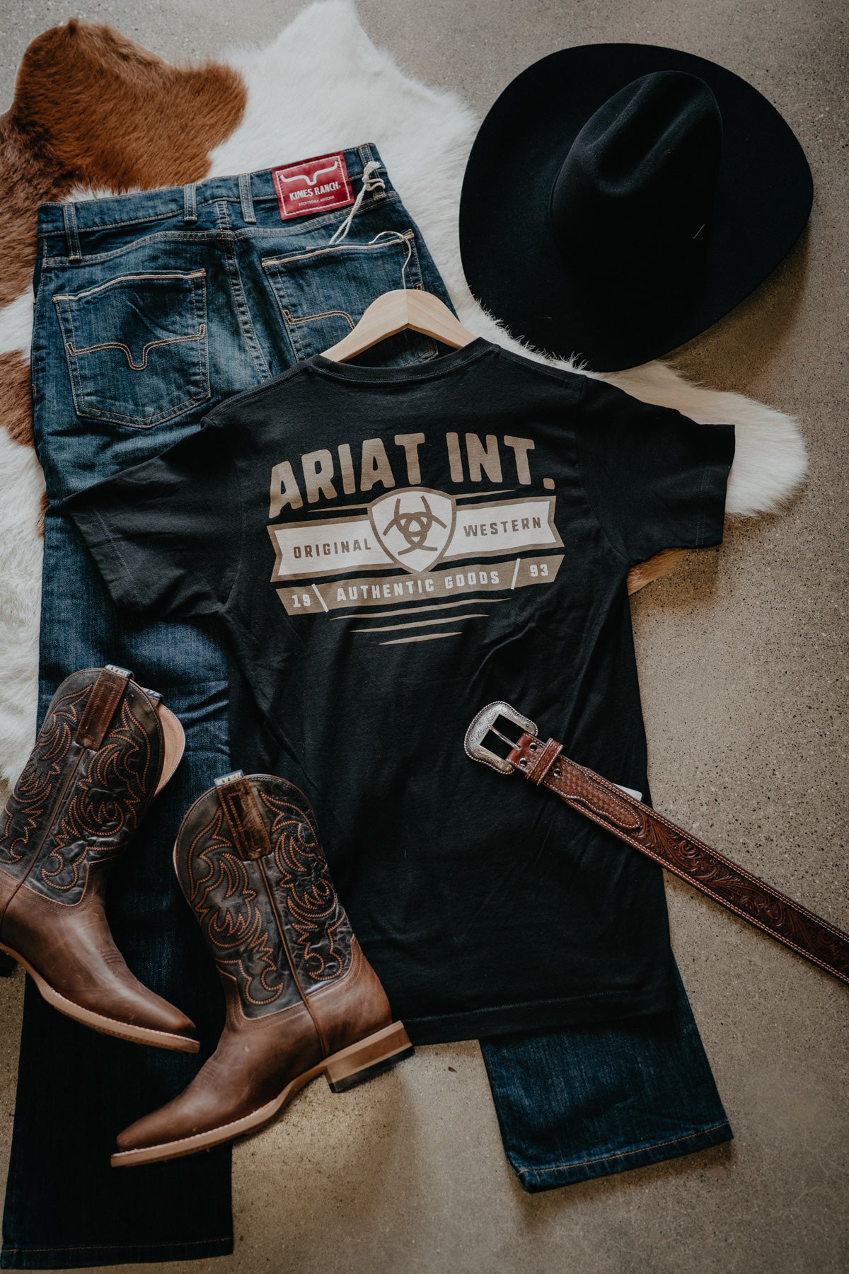 'Emmett' Men's Black Ariat Banner Badge T-Shirt