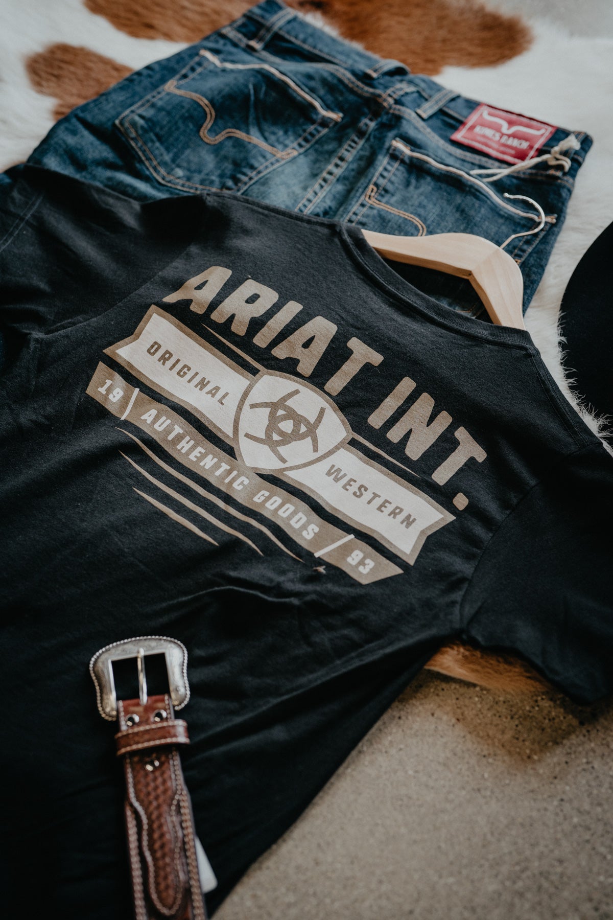 'Emmett' Men's Black Ariat Banner Badge T-Shirt