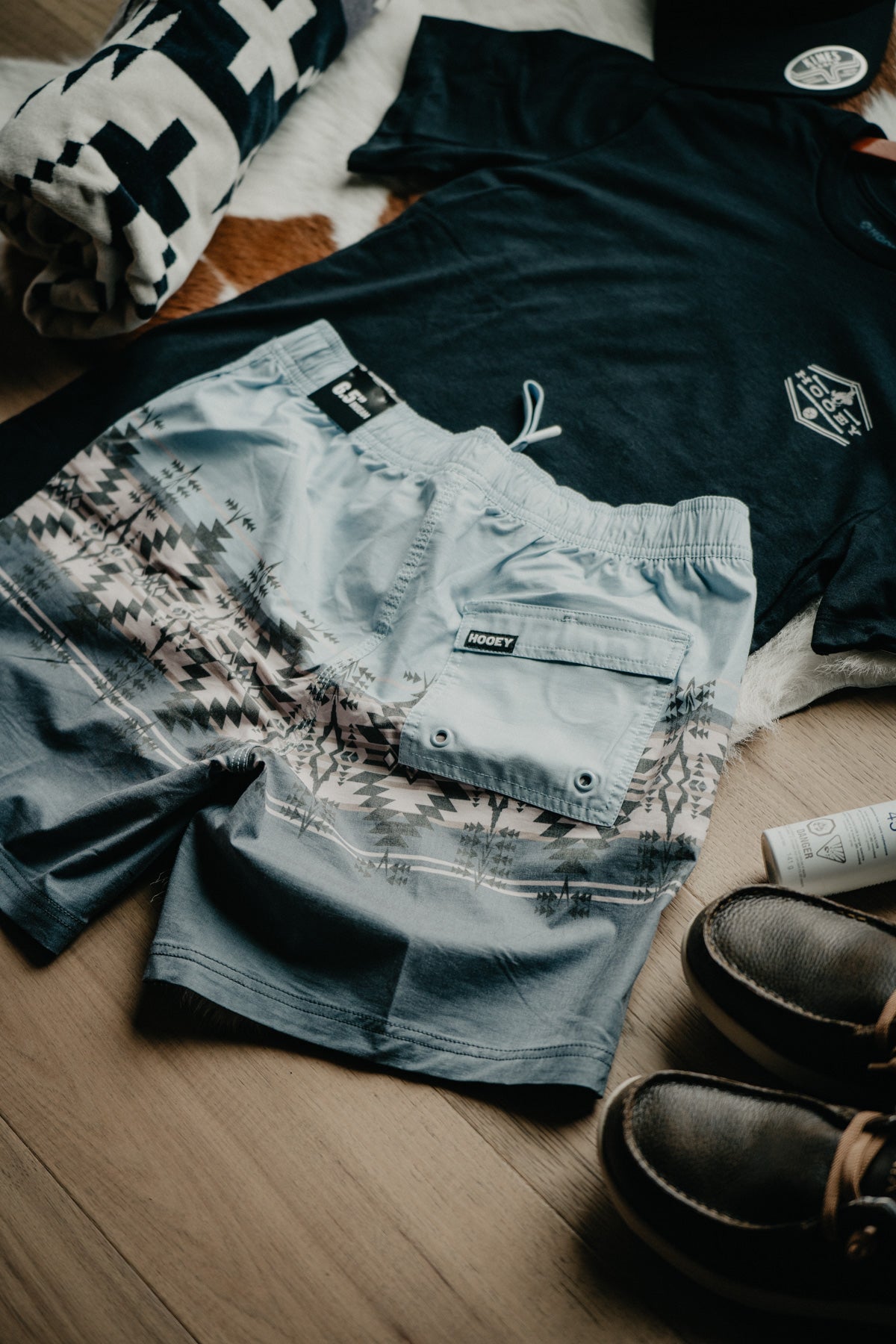 'Big Wake' Hooey Men's Blue Aztec/Stripe Board Shorts (L - XXL Only)