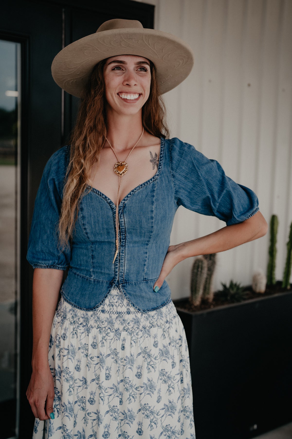 'Delta Dawn' Denim Puff Sleeve Women's Top