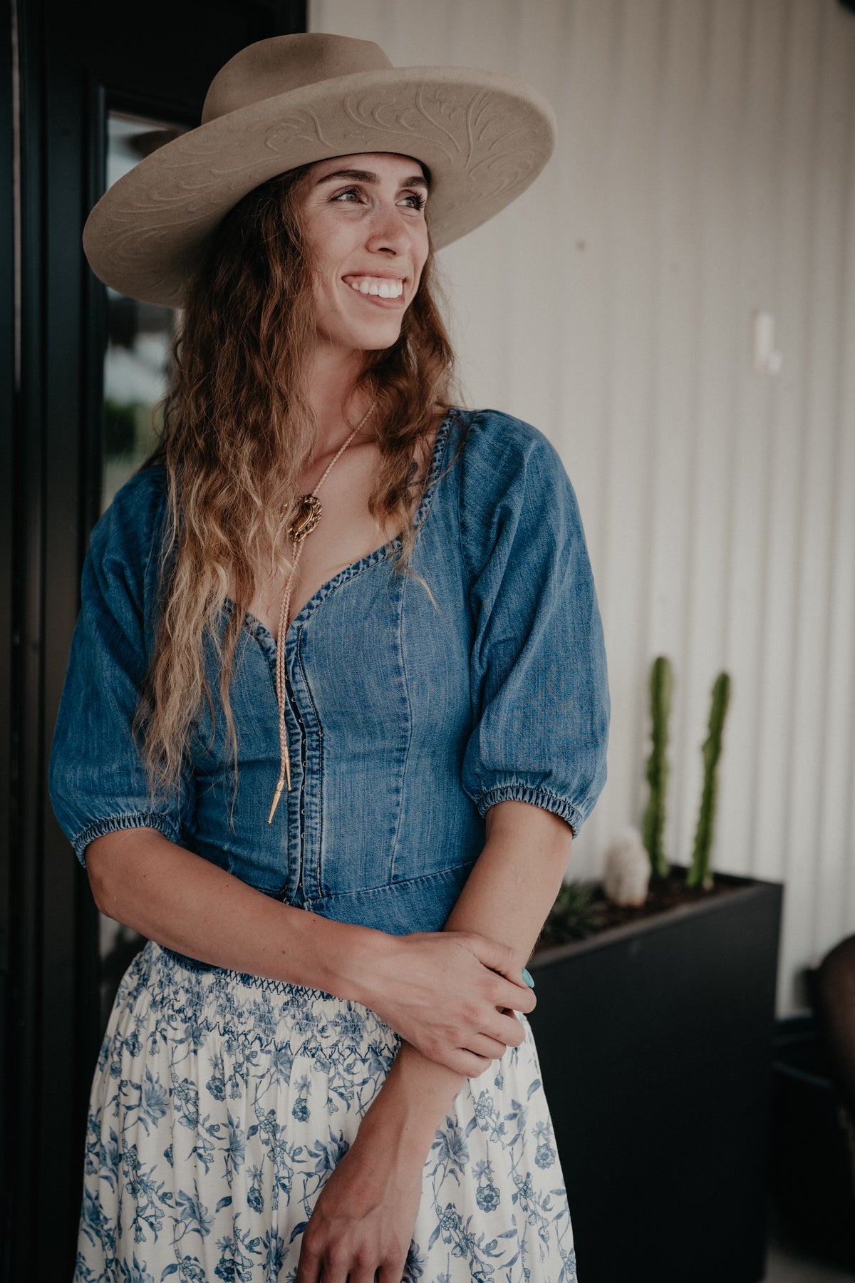 'Delta Dawn' Denim Puff Sleeve Women's Top