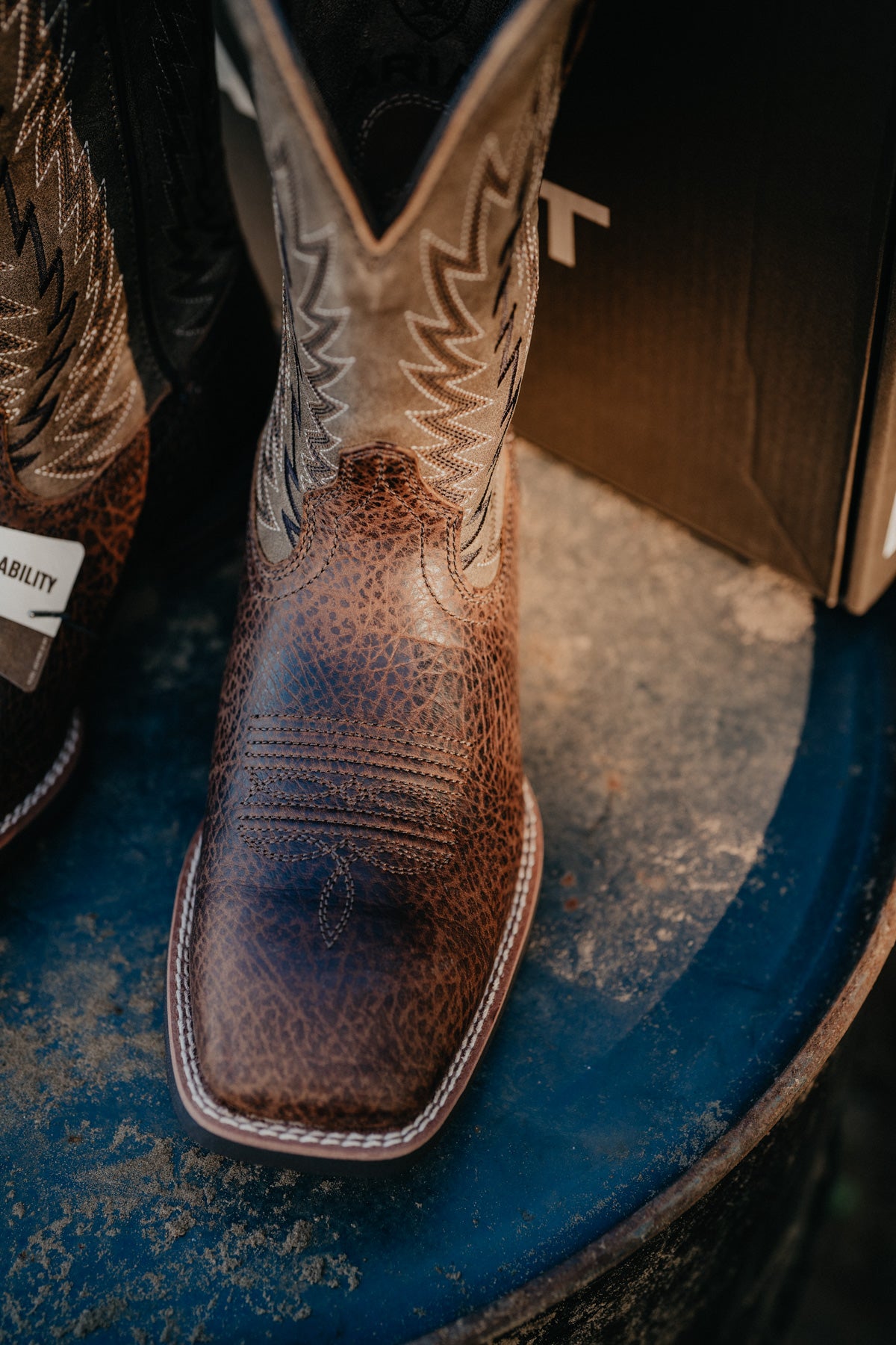 'Driggs' Ariat Men's Wide Square Toe in Toffee and Brown