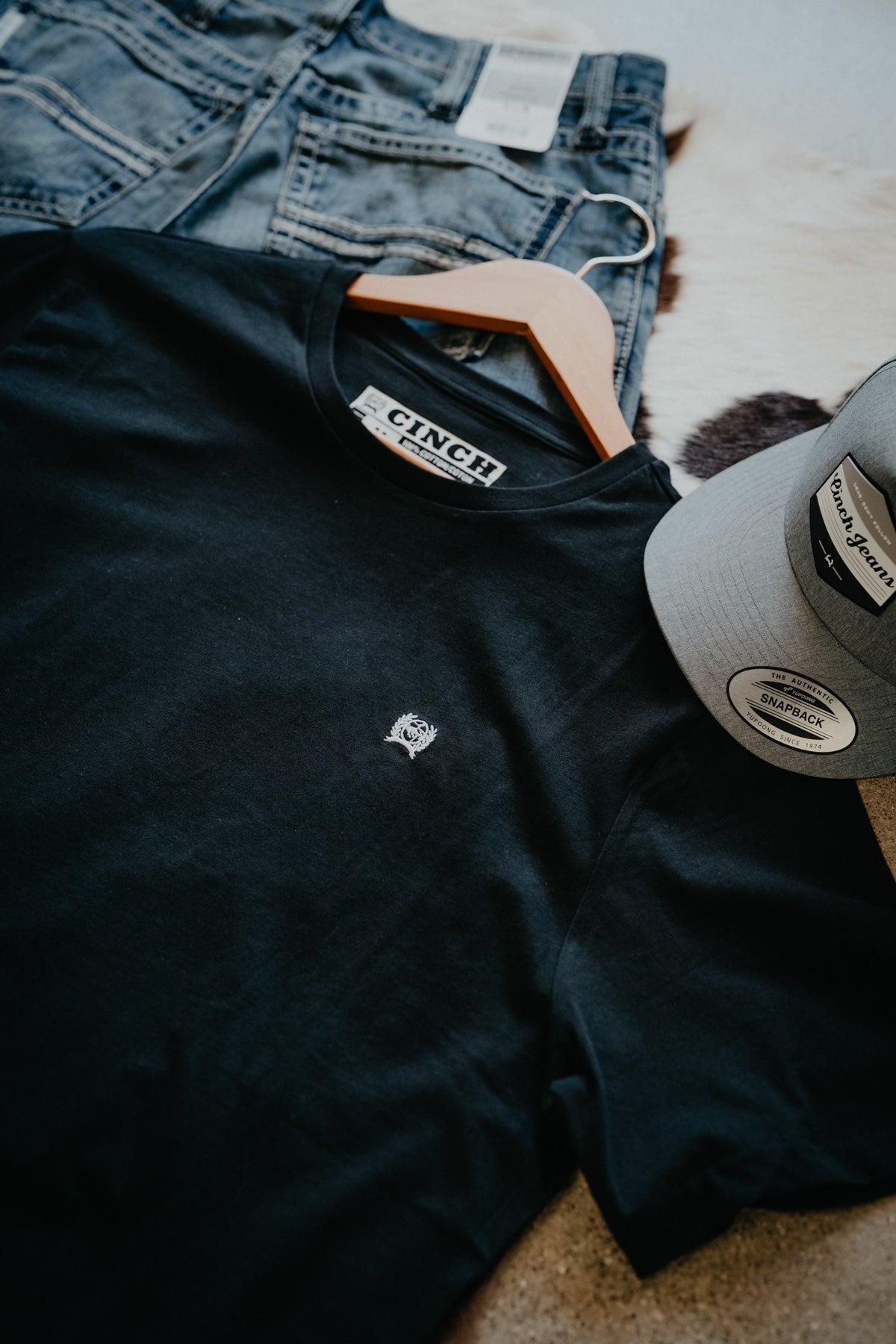 CINCH Black Chest Embroidered Logo Basic T-shirt