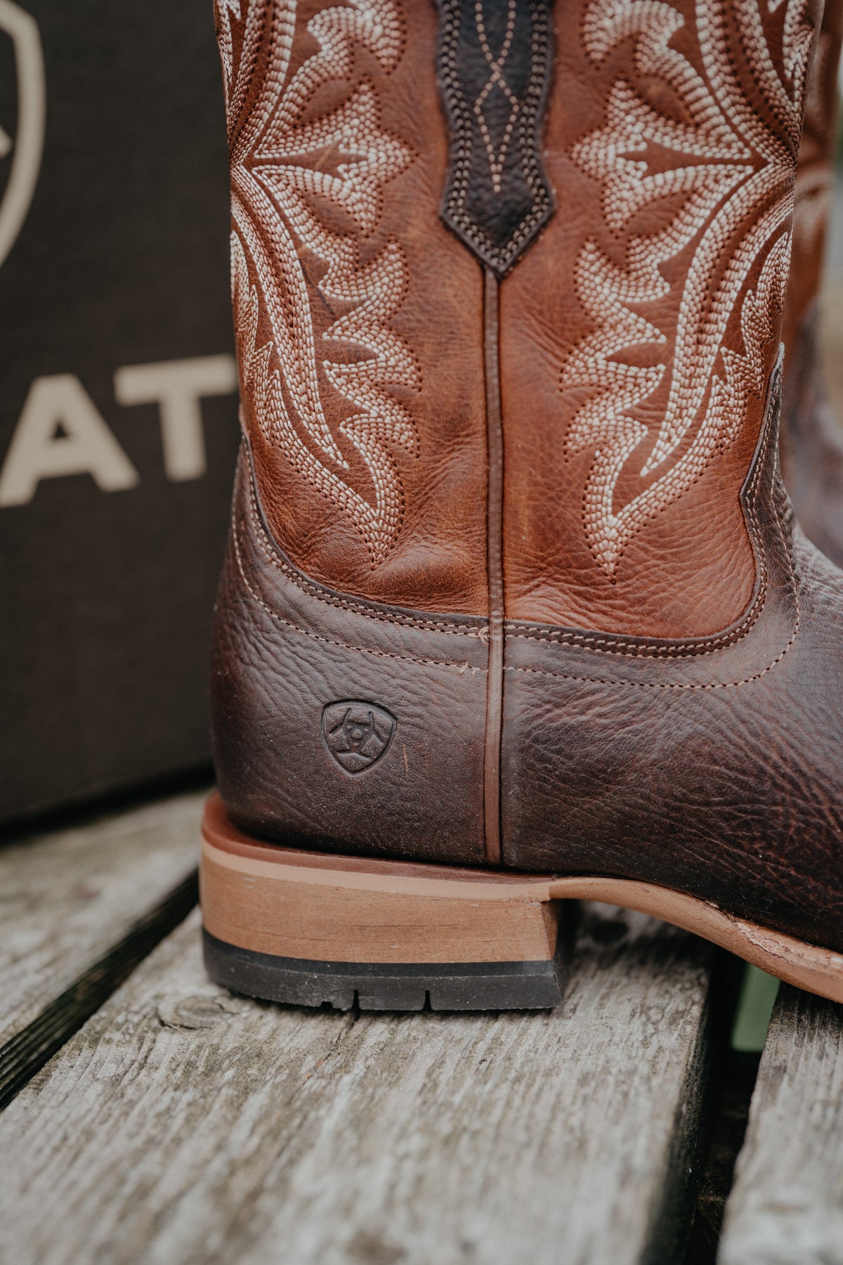 'Walker' Mens Ariat Boot in Amber/Ranchwood